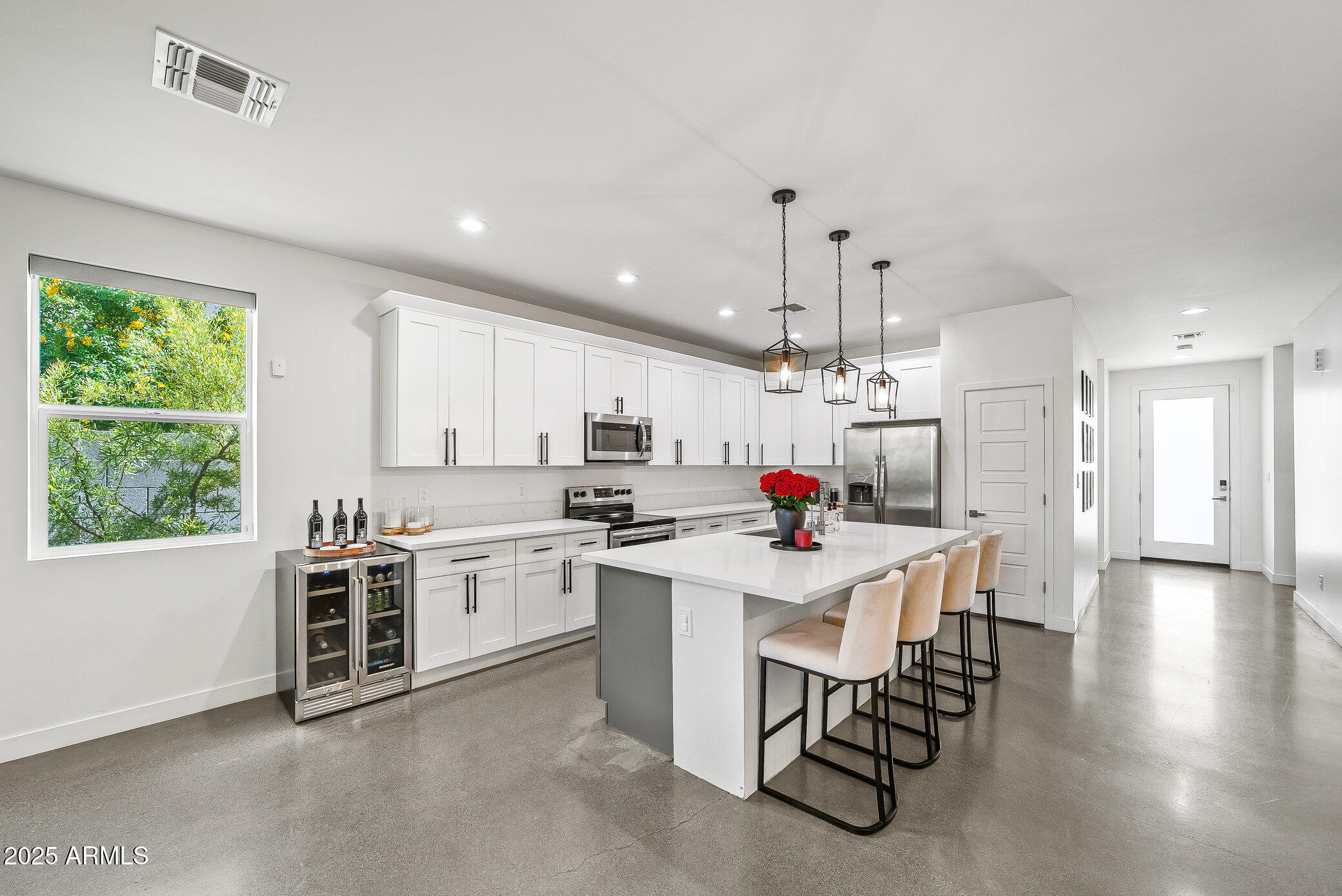 2914 E BLANCHE Drive