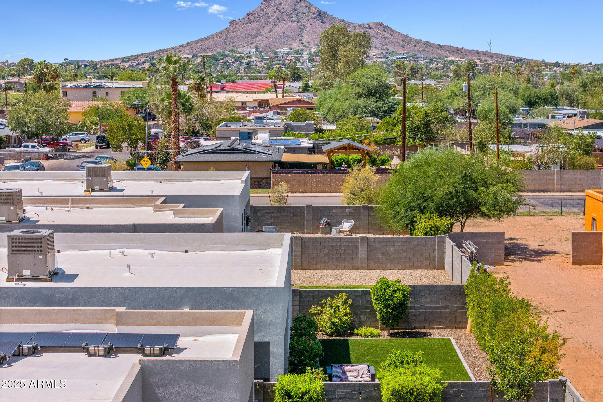 2914 E BLANCHE Drive