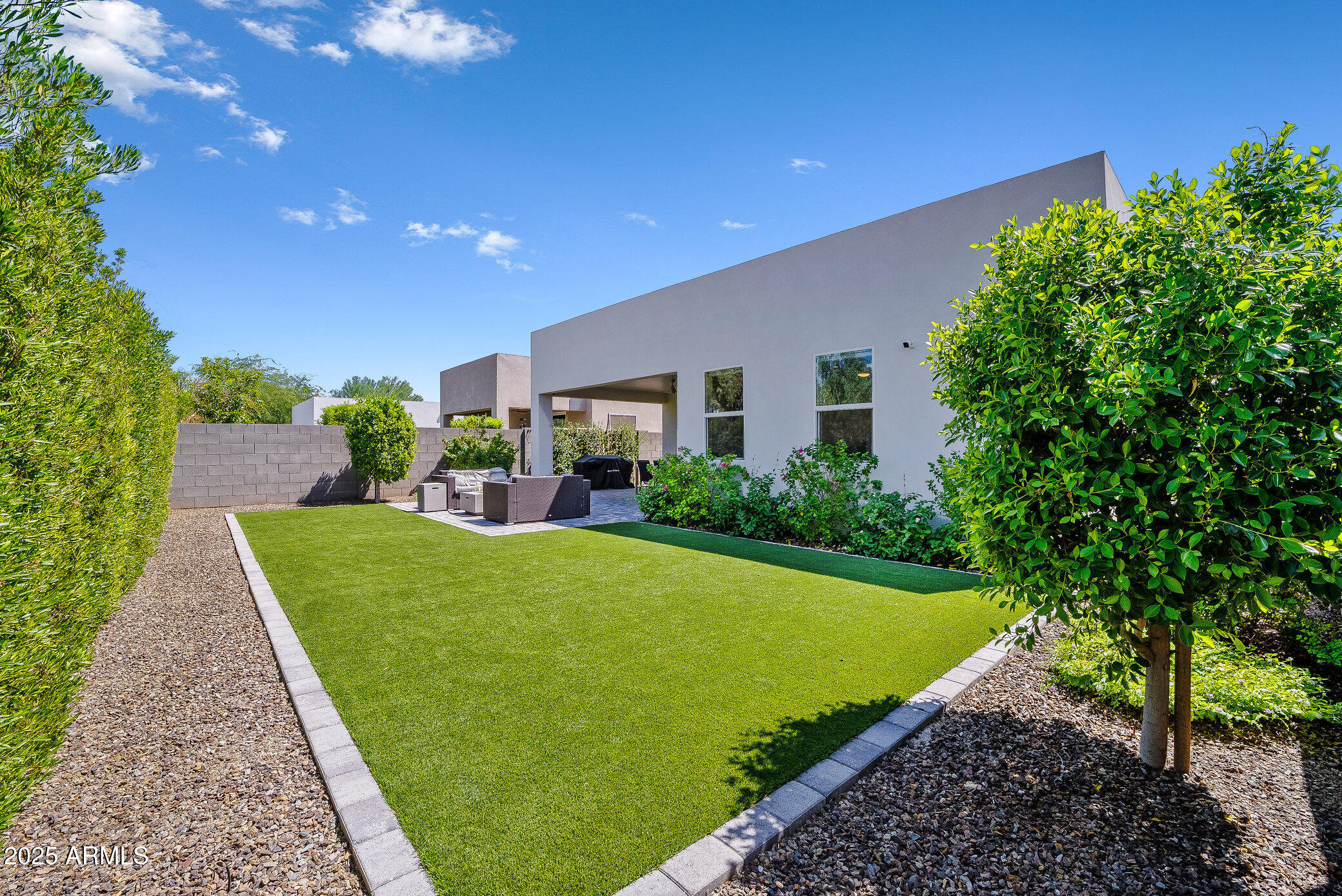 2914 E BLANCHE Drive