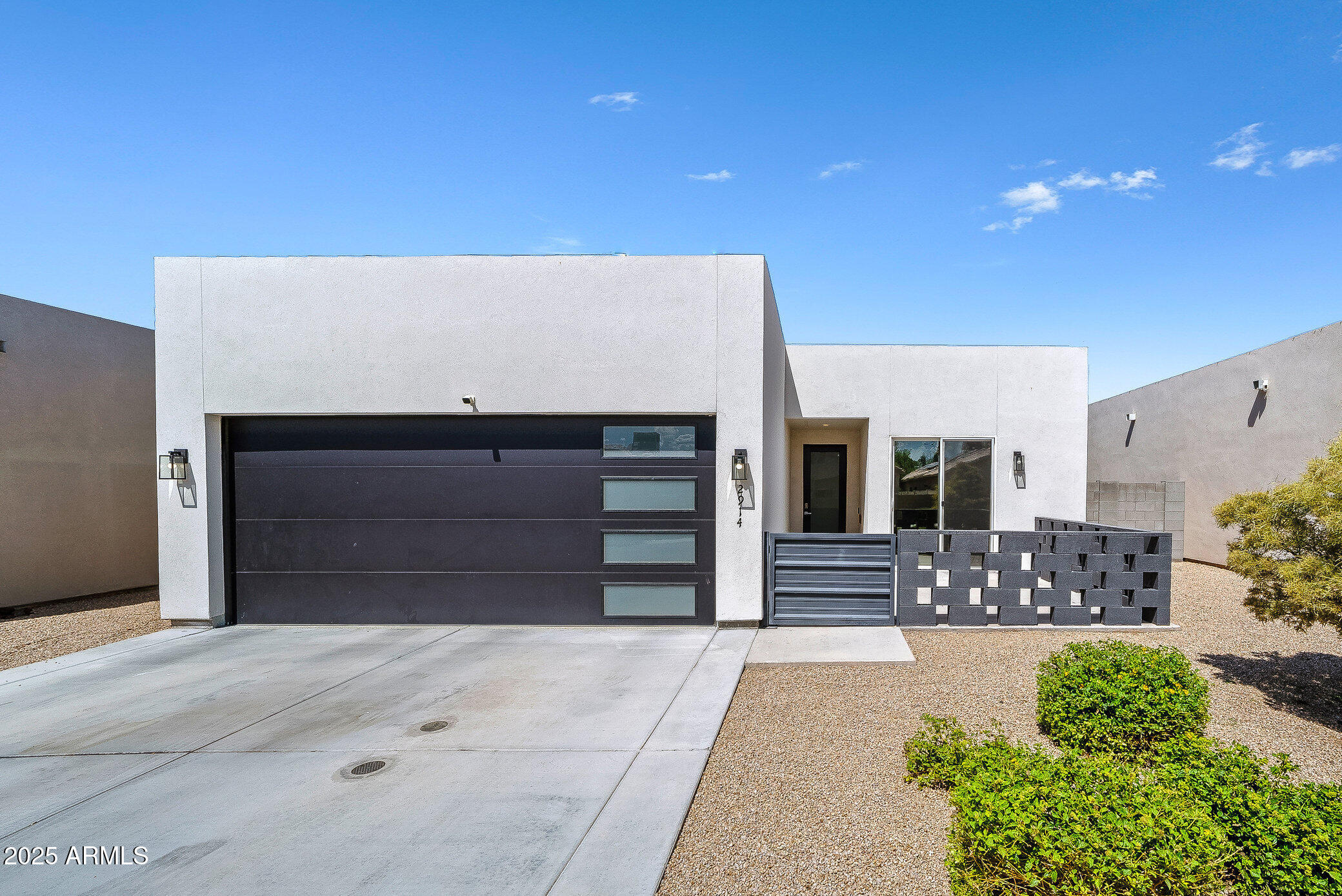 2914 E BLANCHE Drive