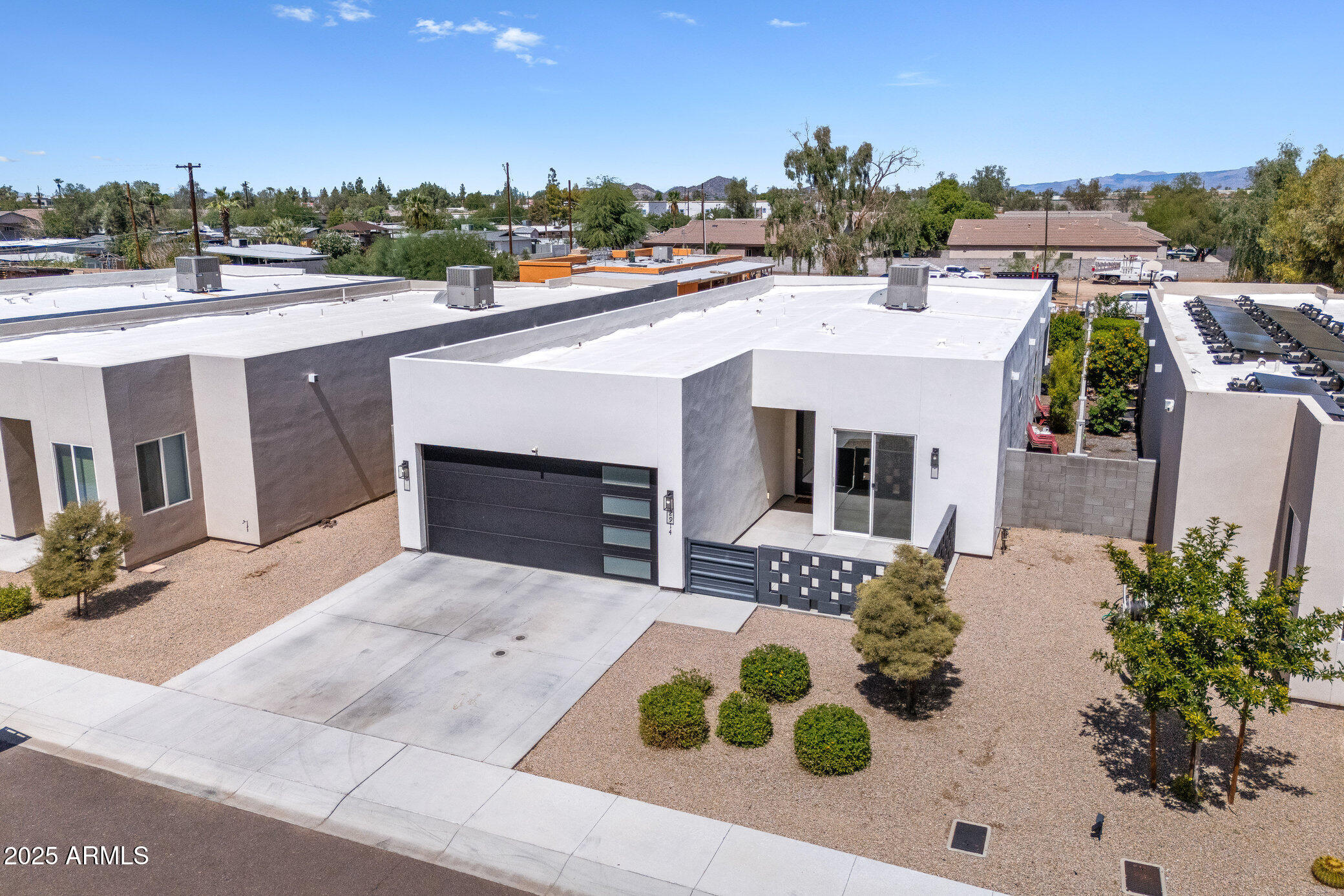 2914 E BLANCHE Drive