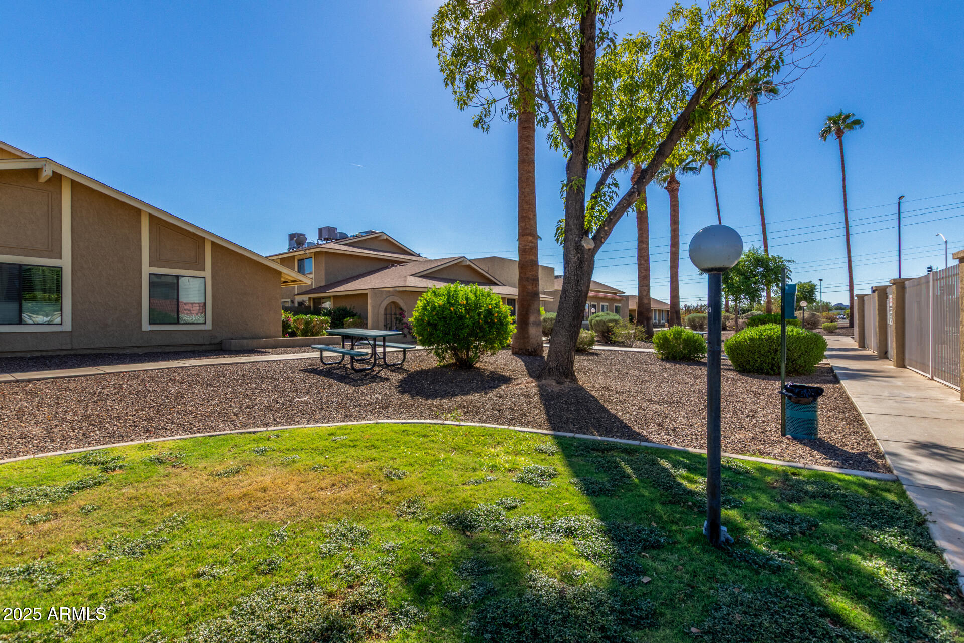 1276 N 84TH Place