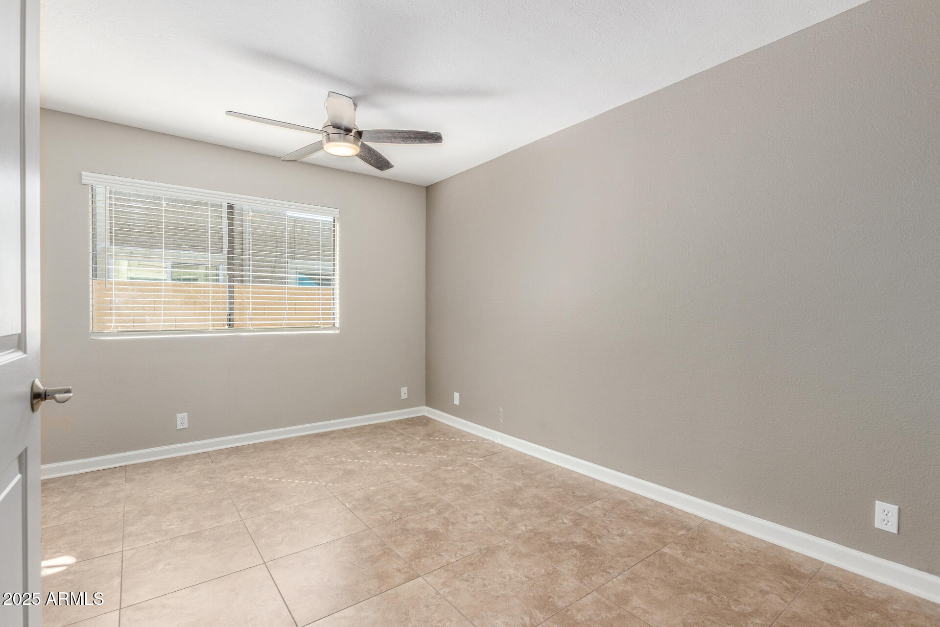1276 N 84TH Place