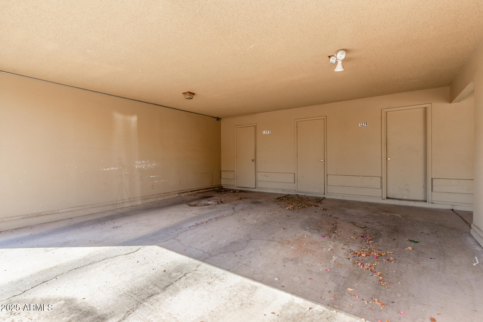 1276 N 84TH Place