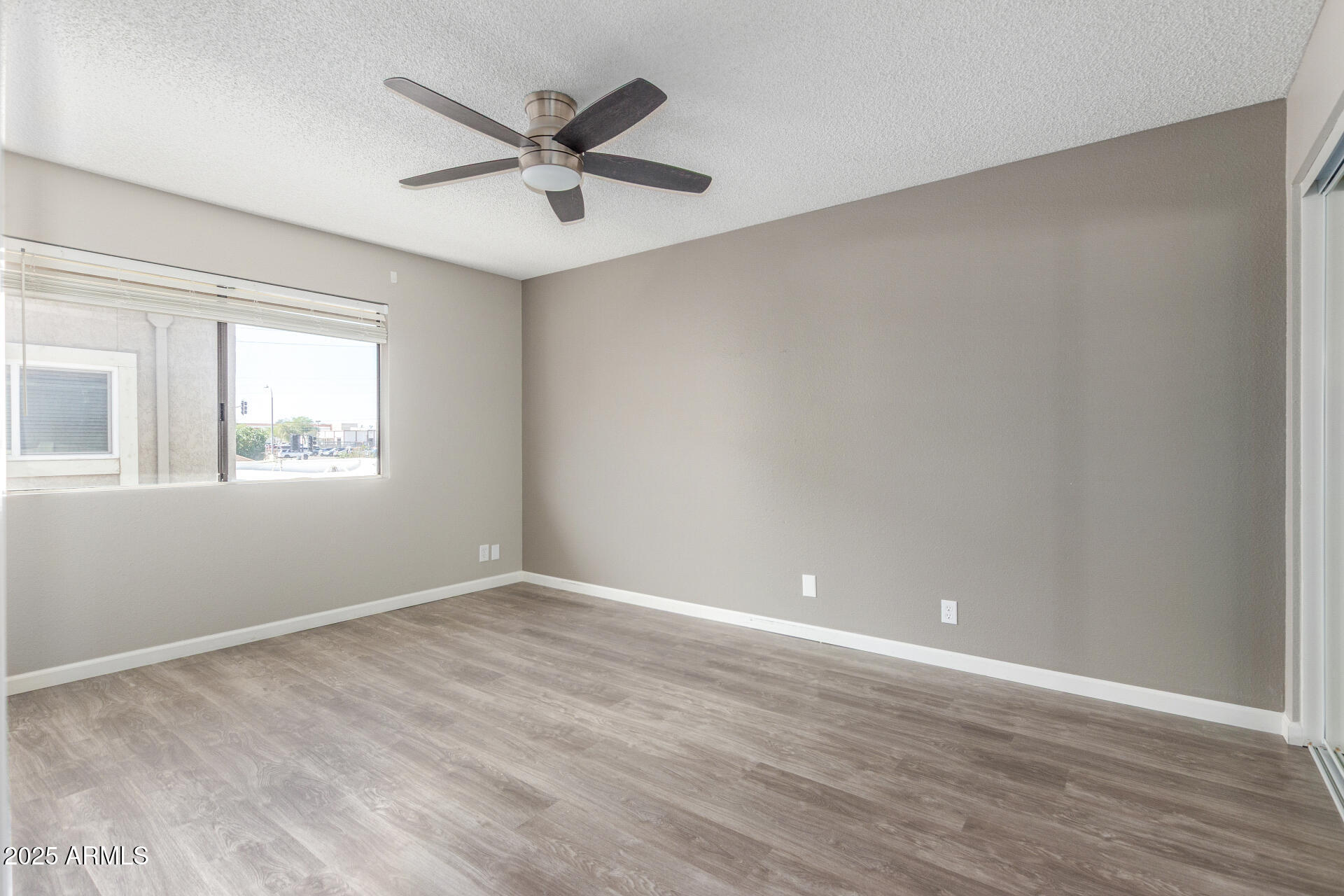 1276 N 84TH Place