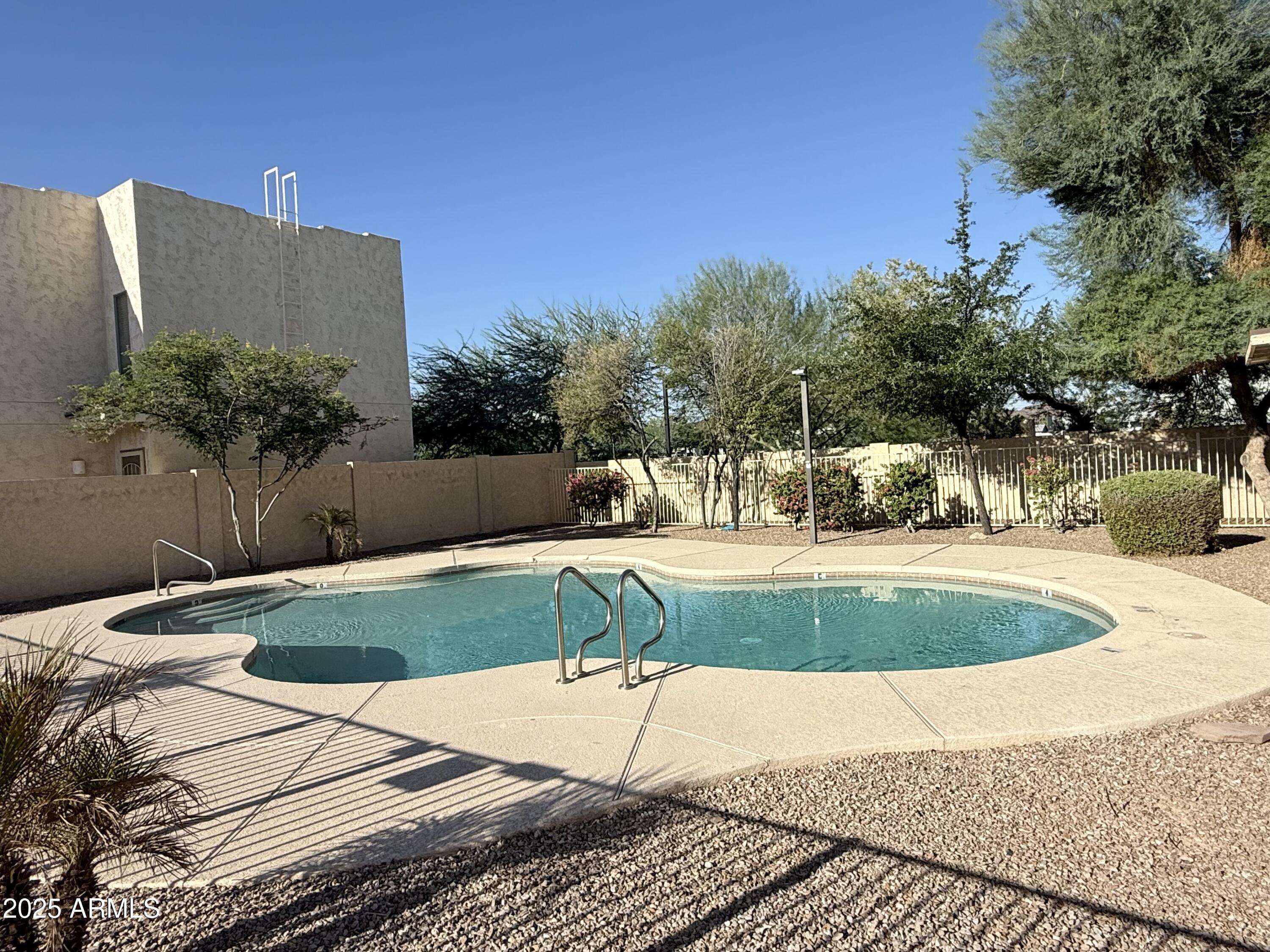 15818 N 25TH Street, 104