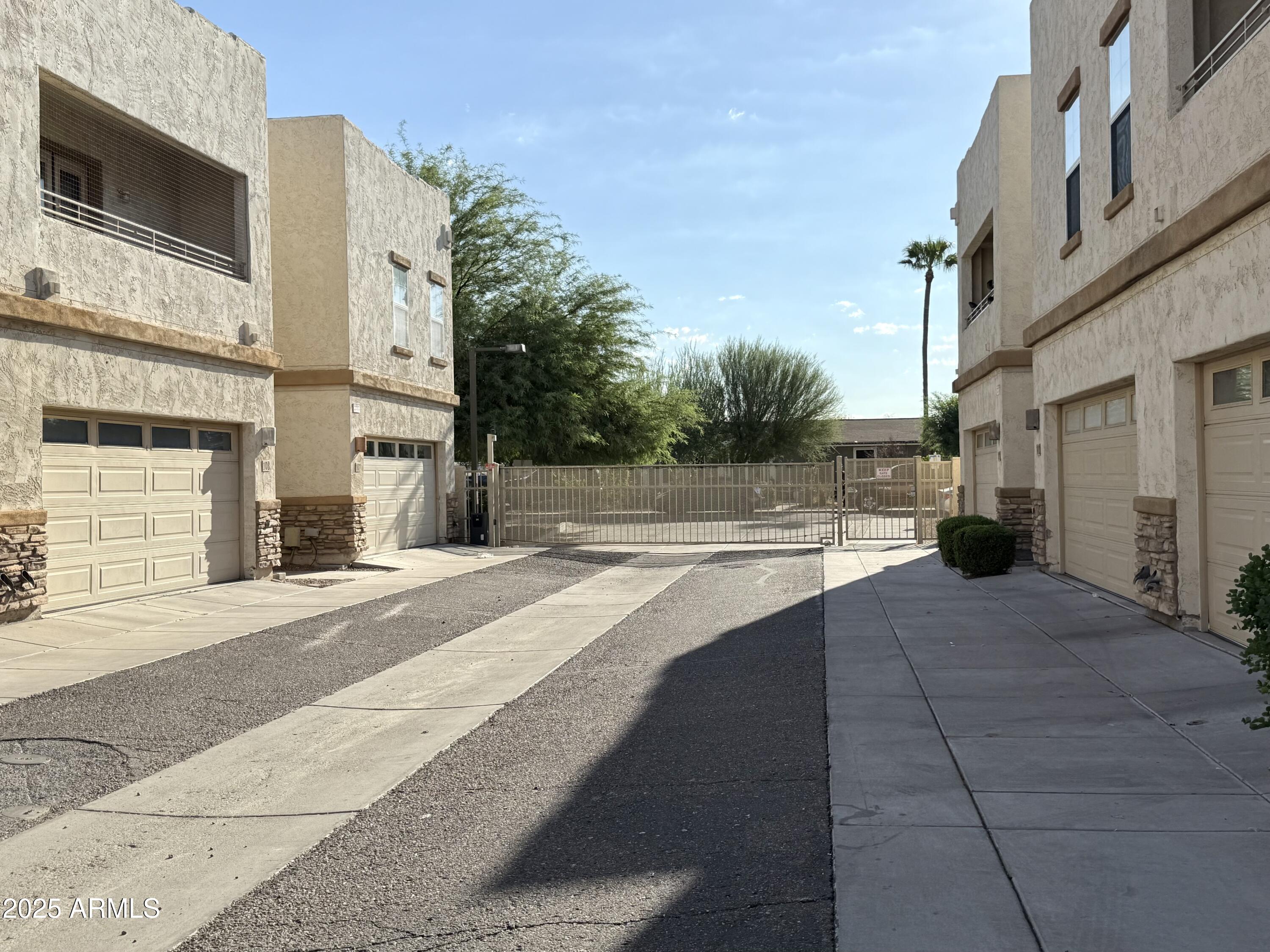 15818 N 25TH Street, 104