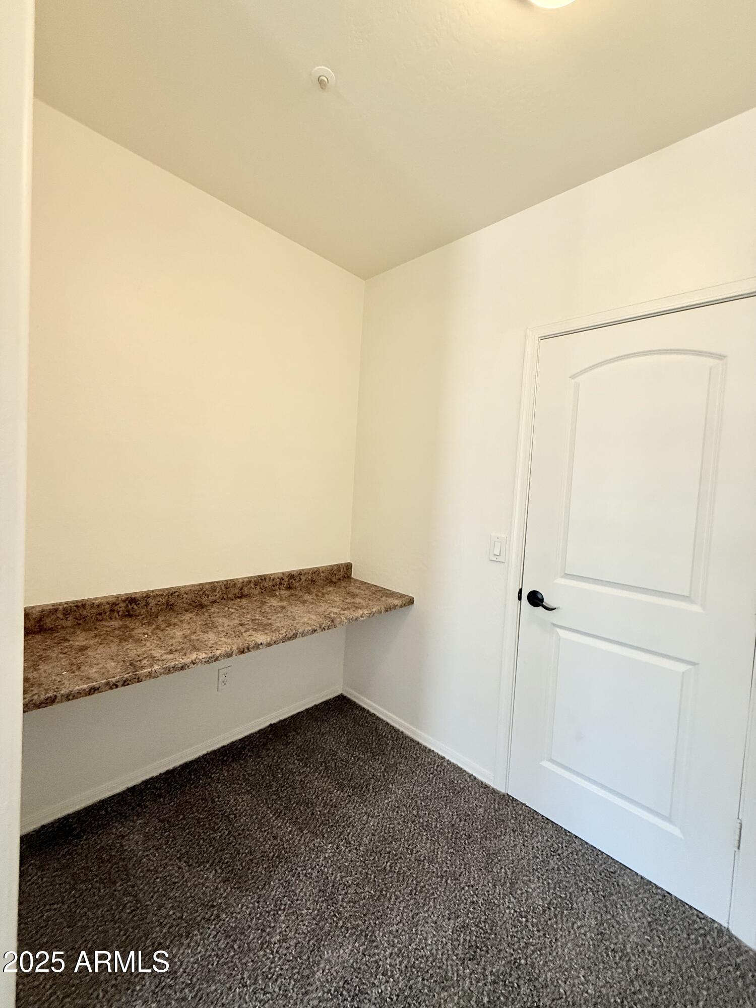 15818 N 25TH Street, 104