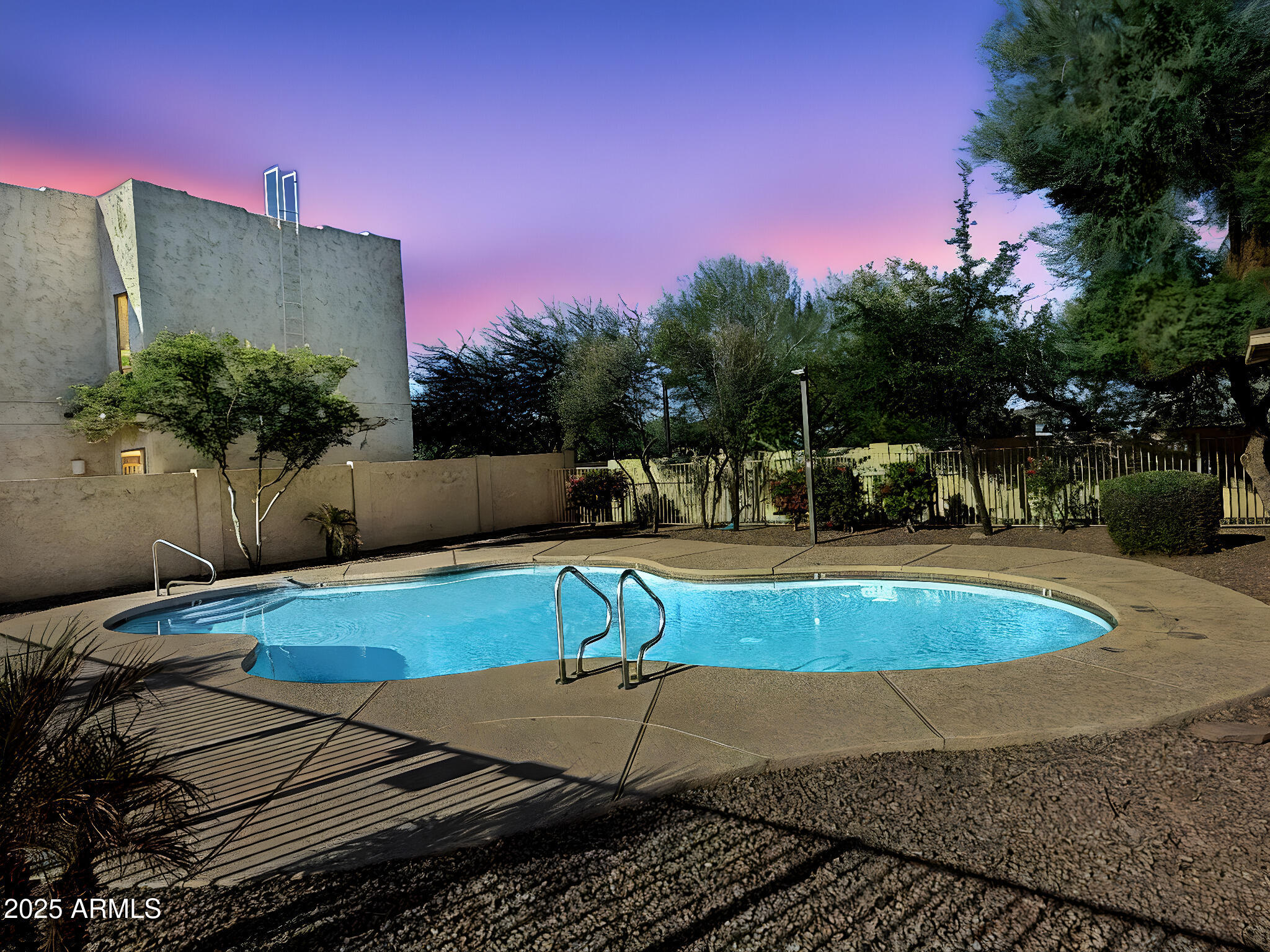 15818 N 25TH Street, 104