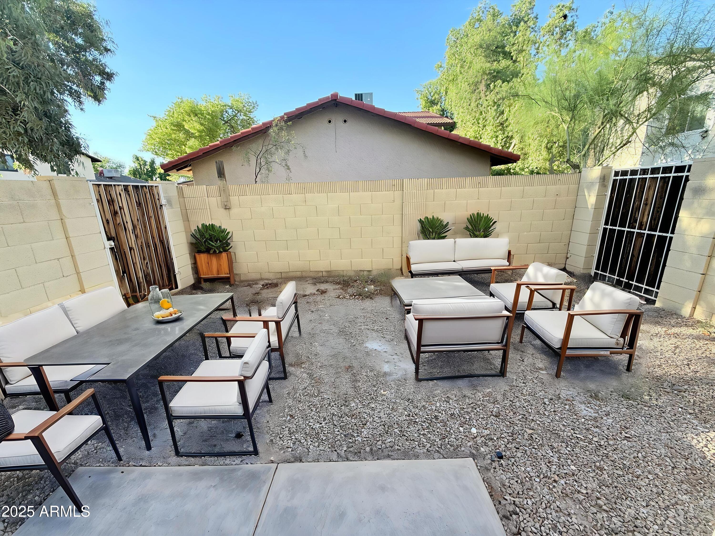 15818 N 25TH Street, 104