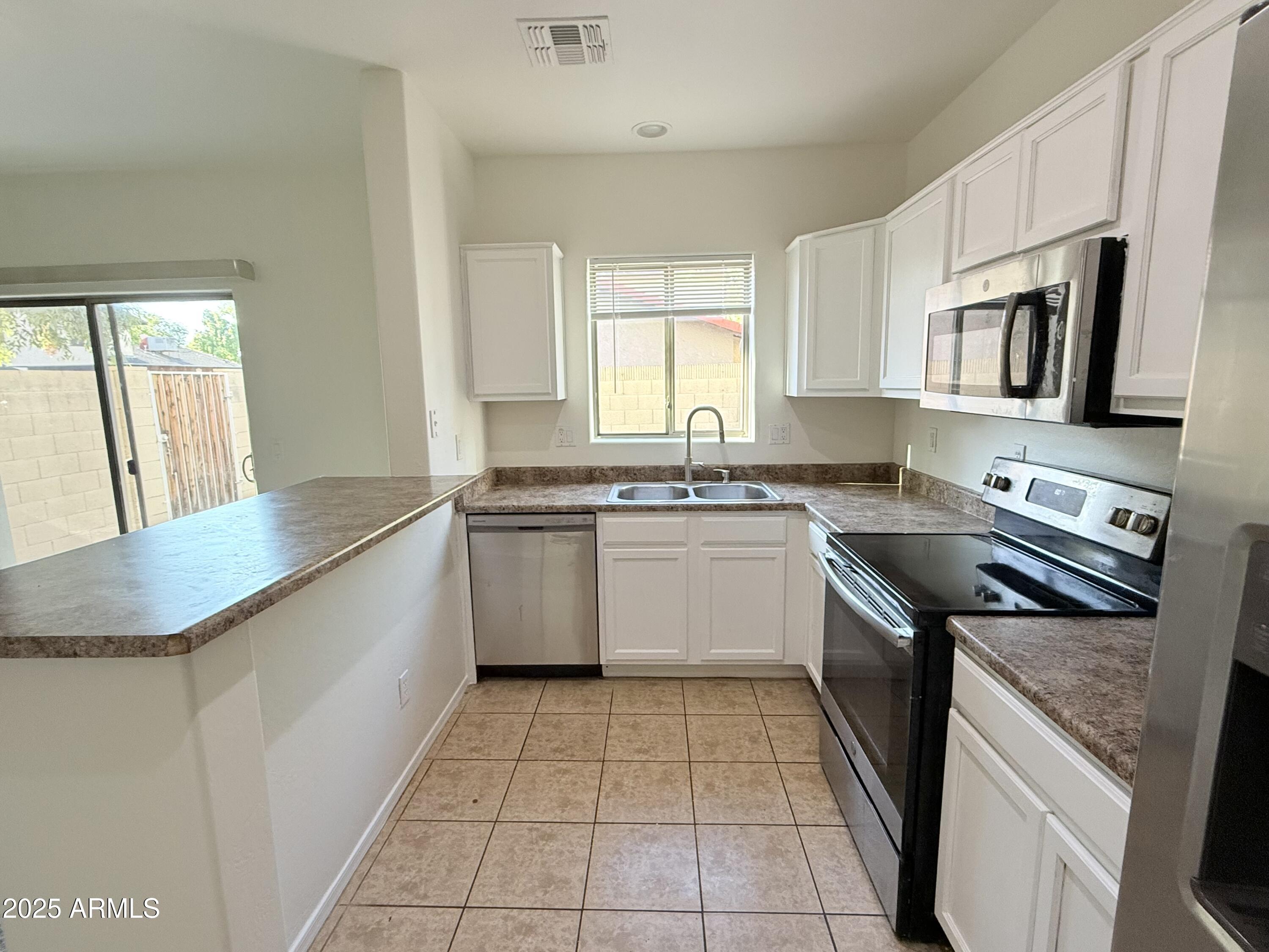 15818 N 25TH Street, 104