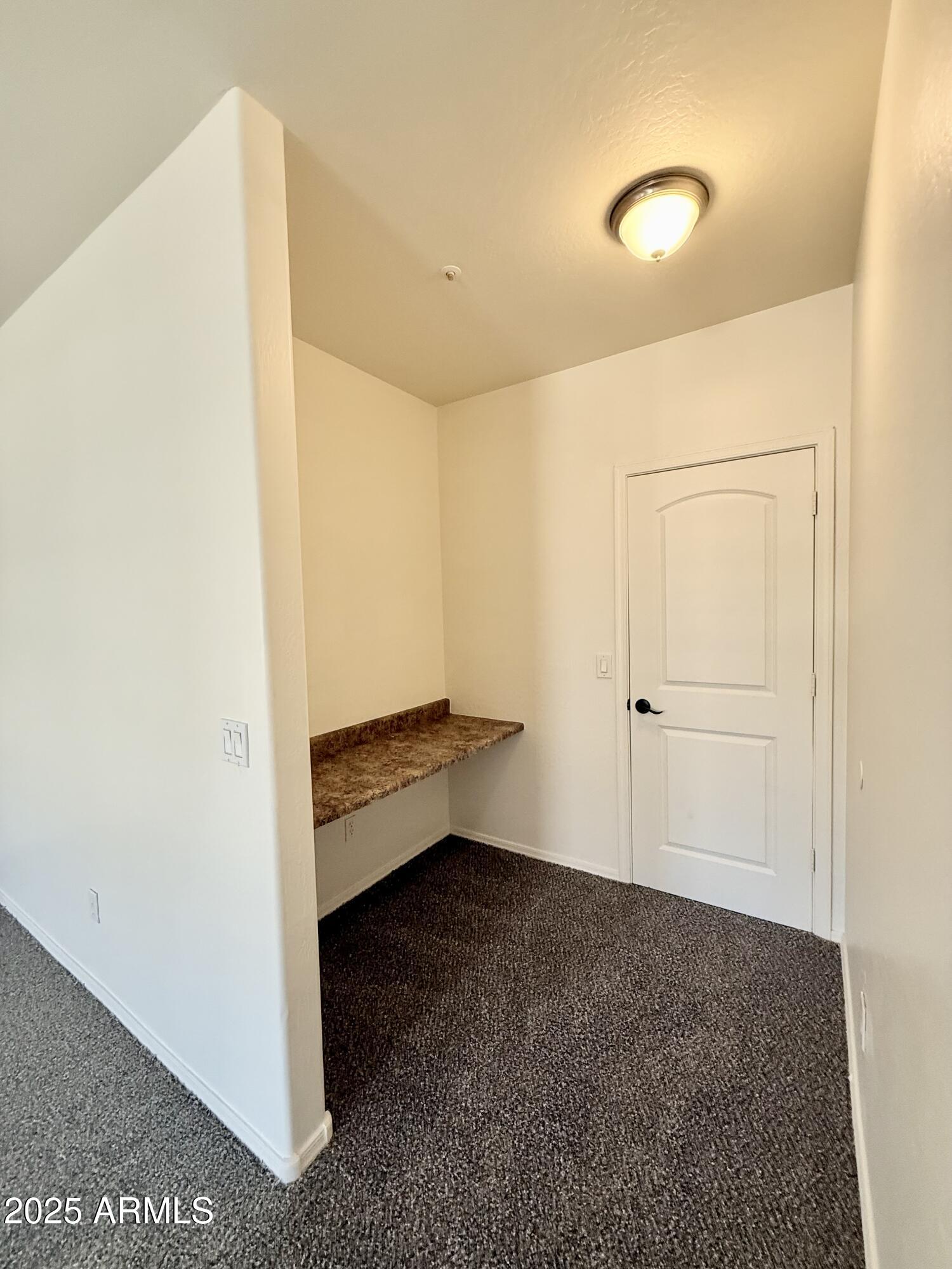 15818 N 25TH Street, 104