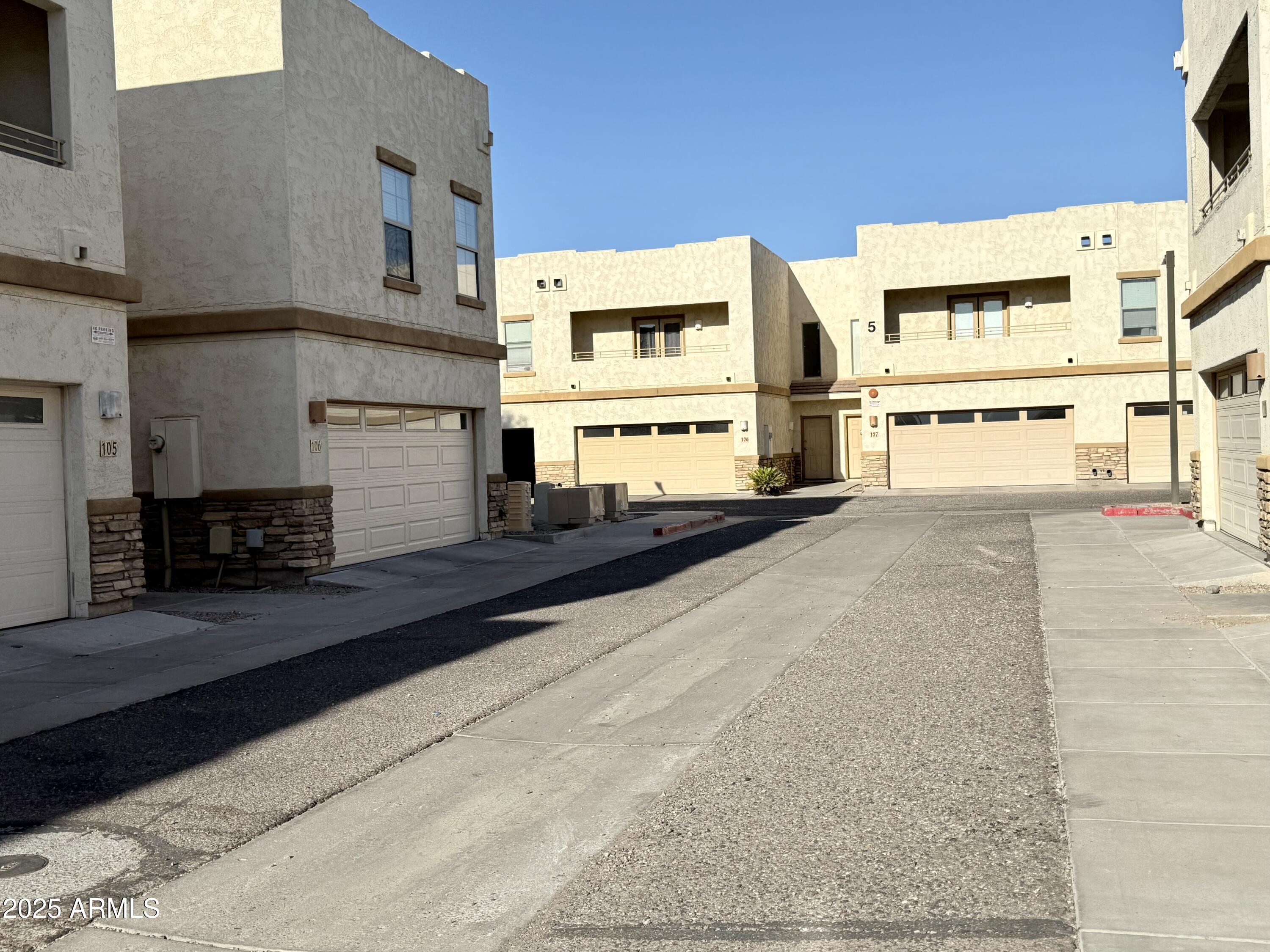 15818 N 25TH Street, 104