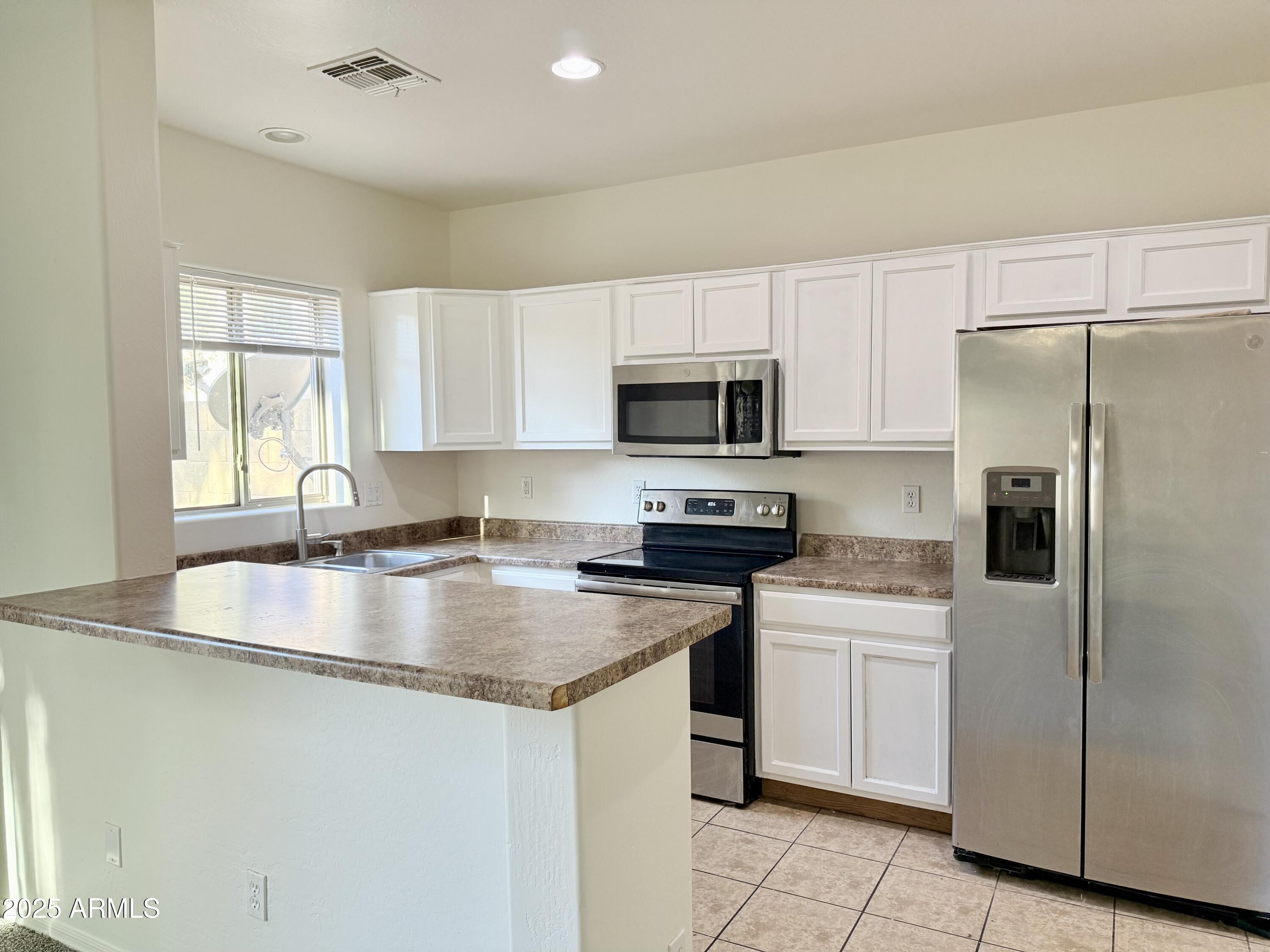 15818 N 25TH Street, 104