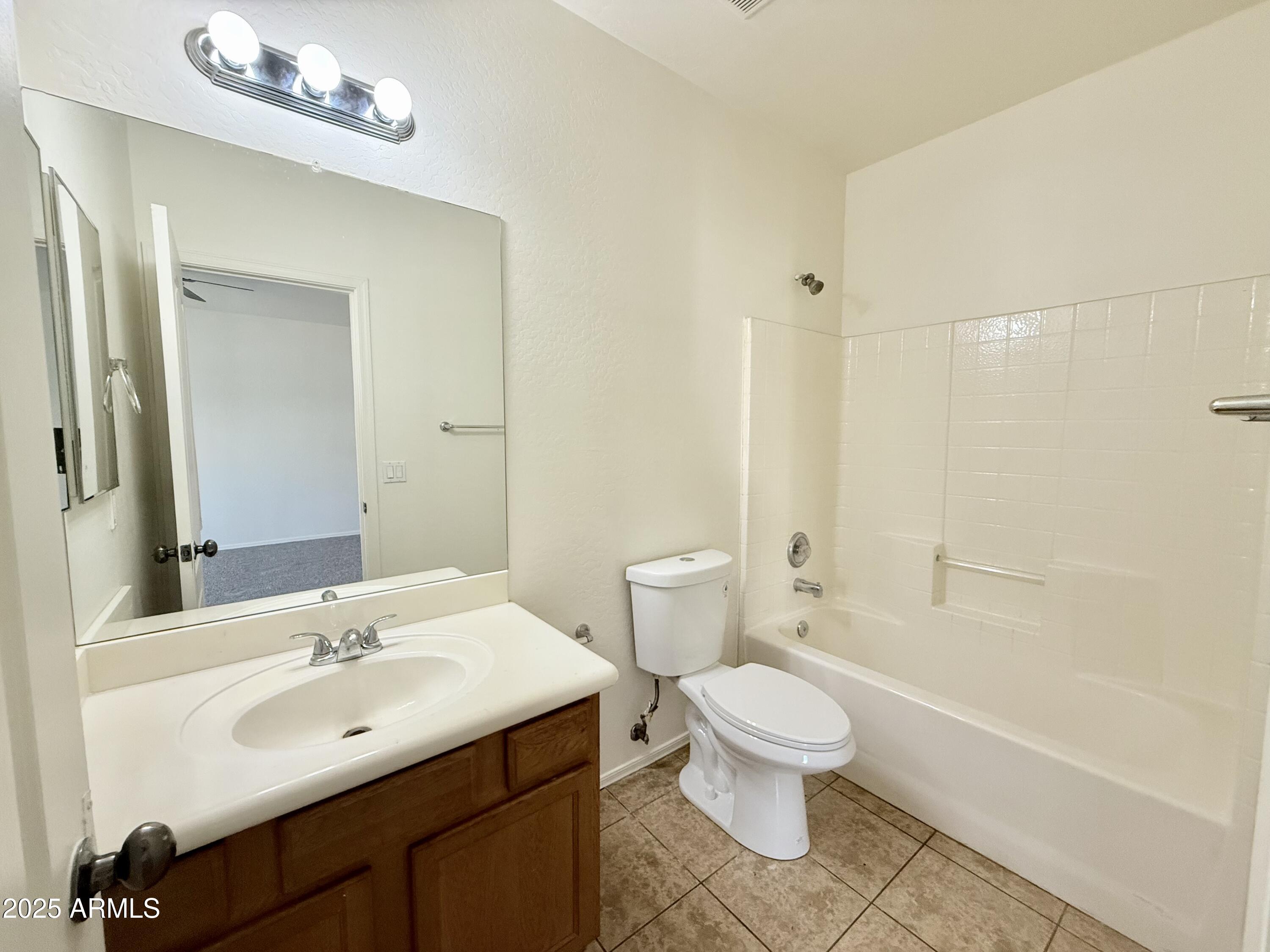 15818 N 25TH Street, 104