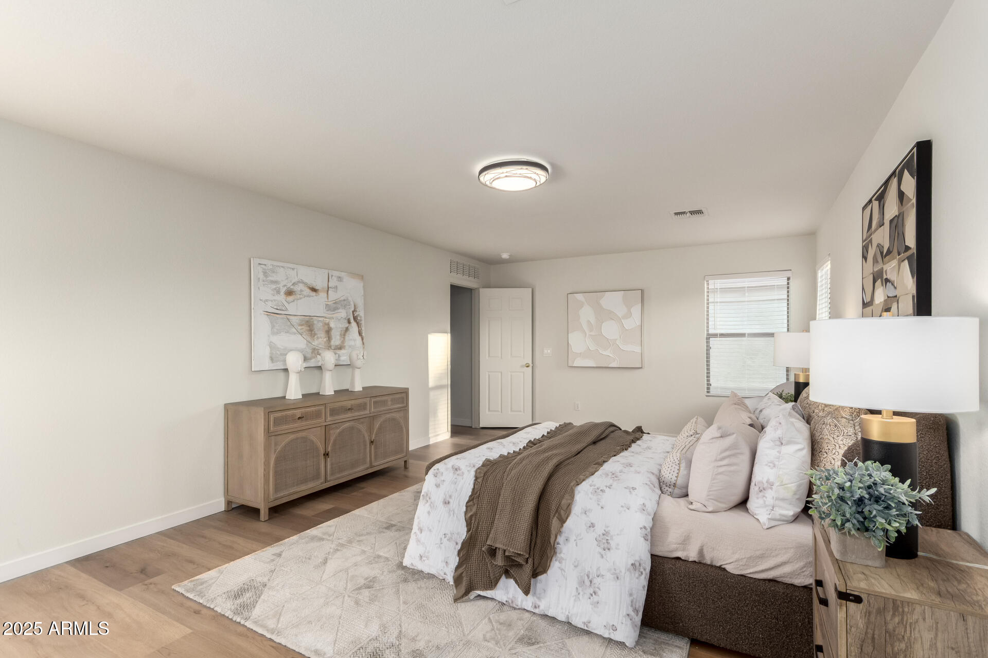 8504 E LINDNER Avenue