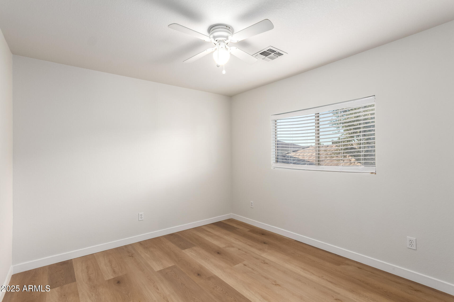 8504 E LINDNER Avenue