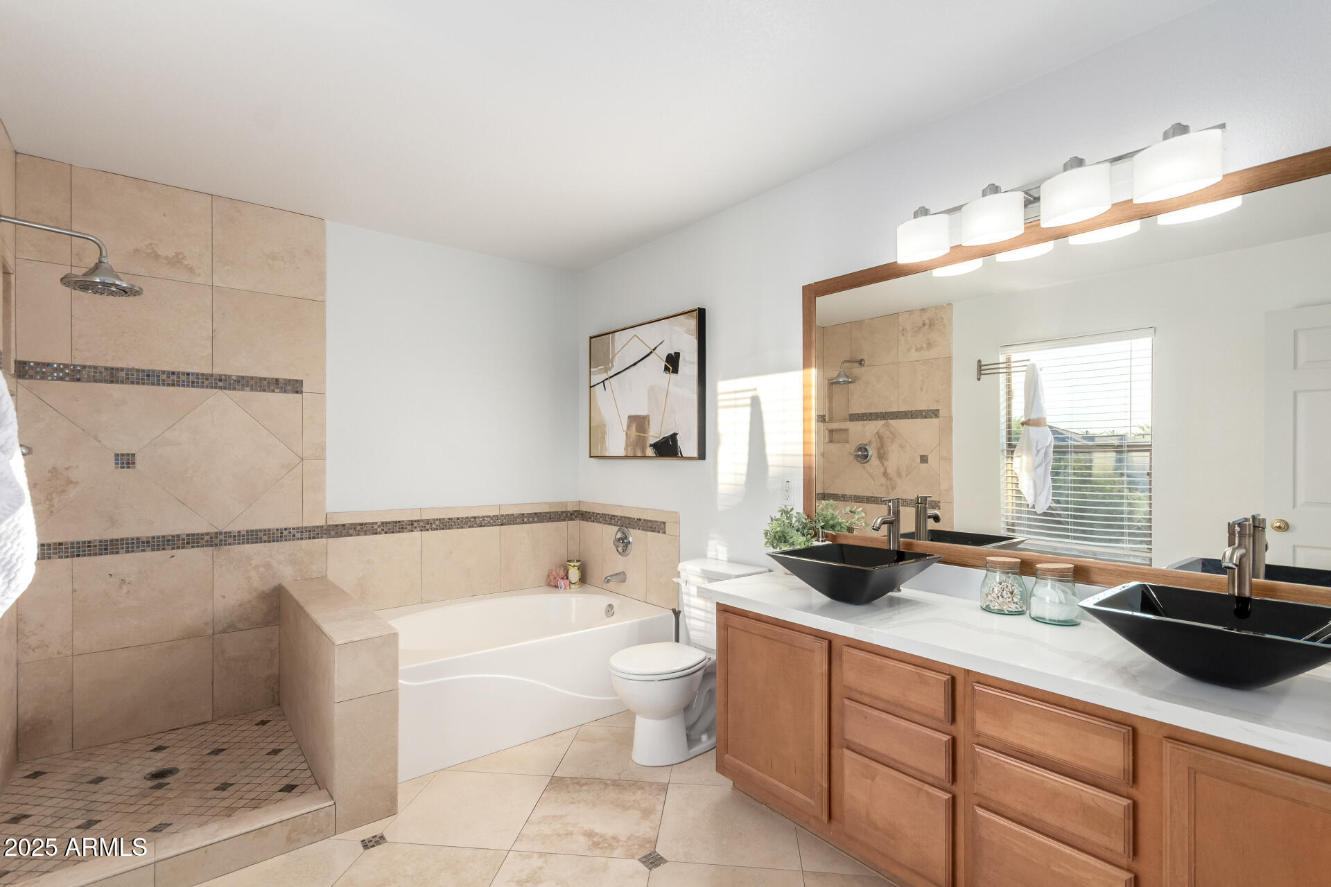 8504 E LINDNER Avenue