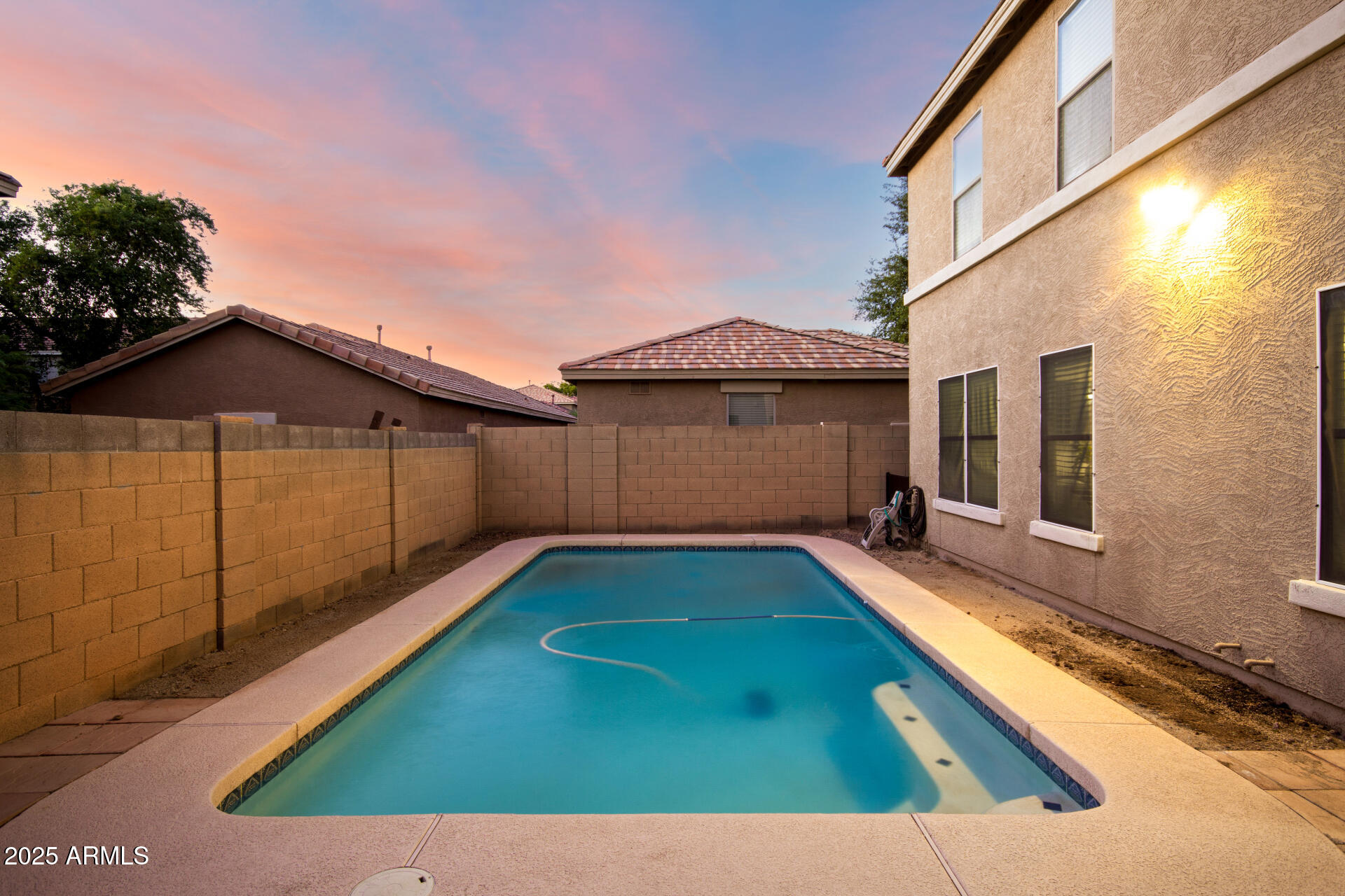 8504 E LINDNER Avenue