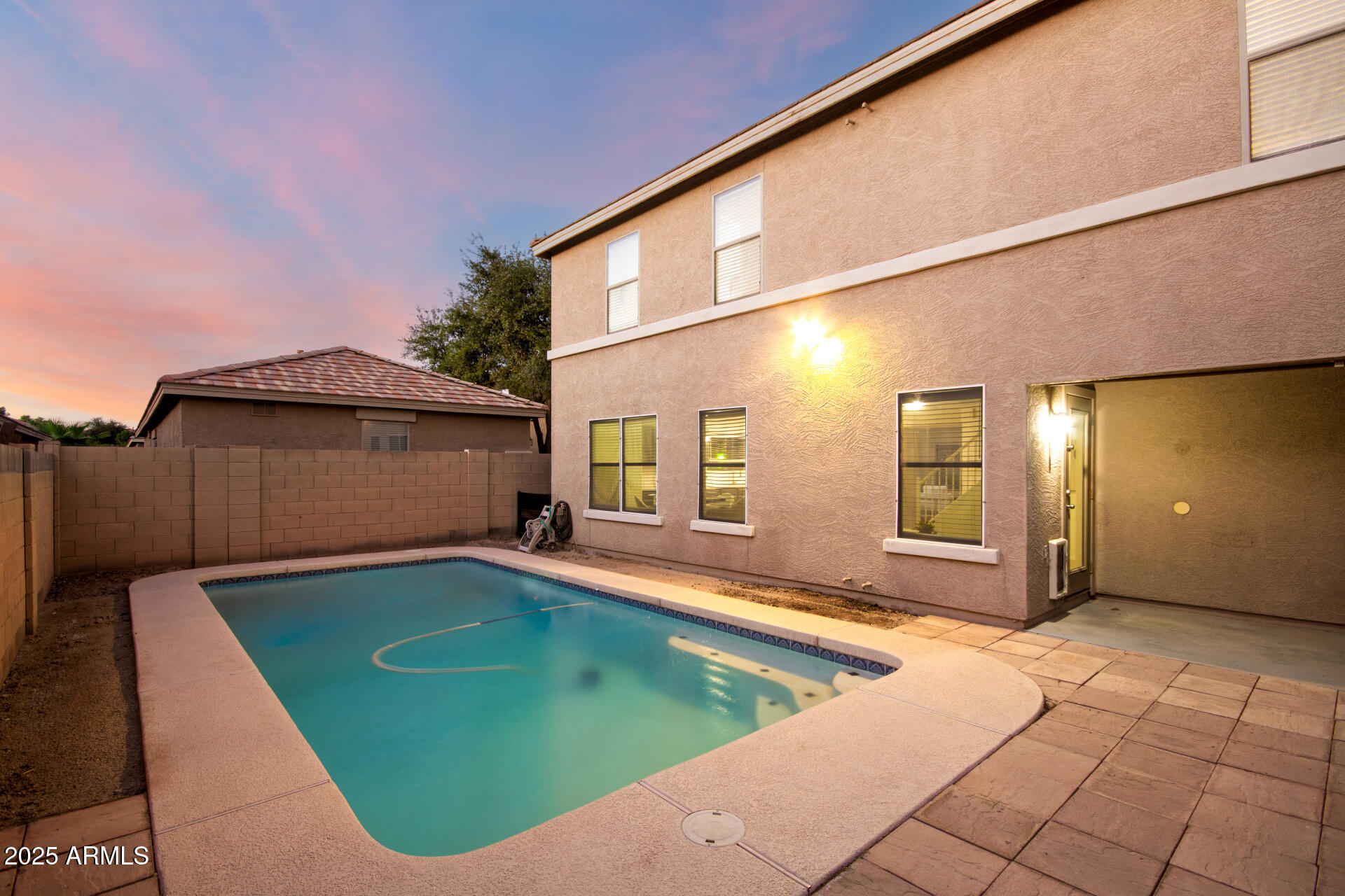 8504 E LINDNER Avenue