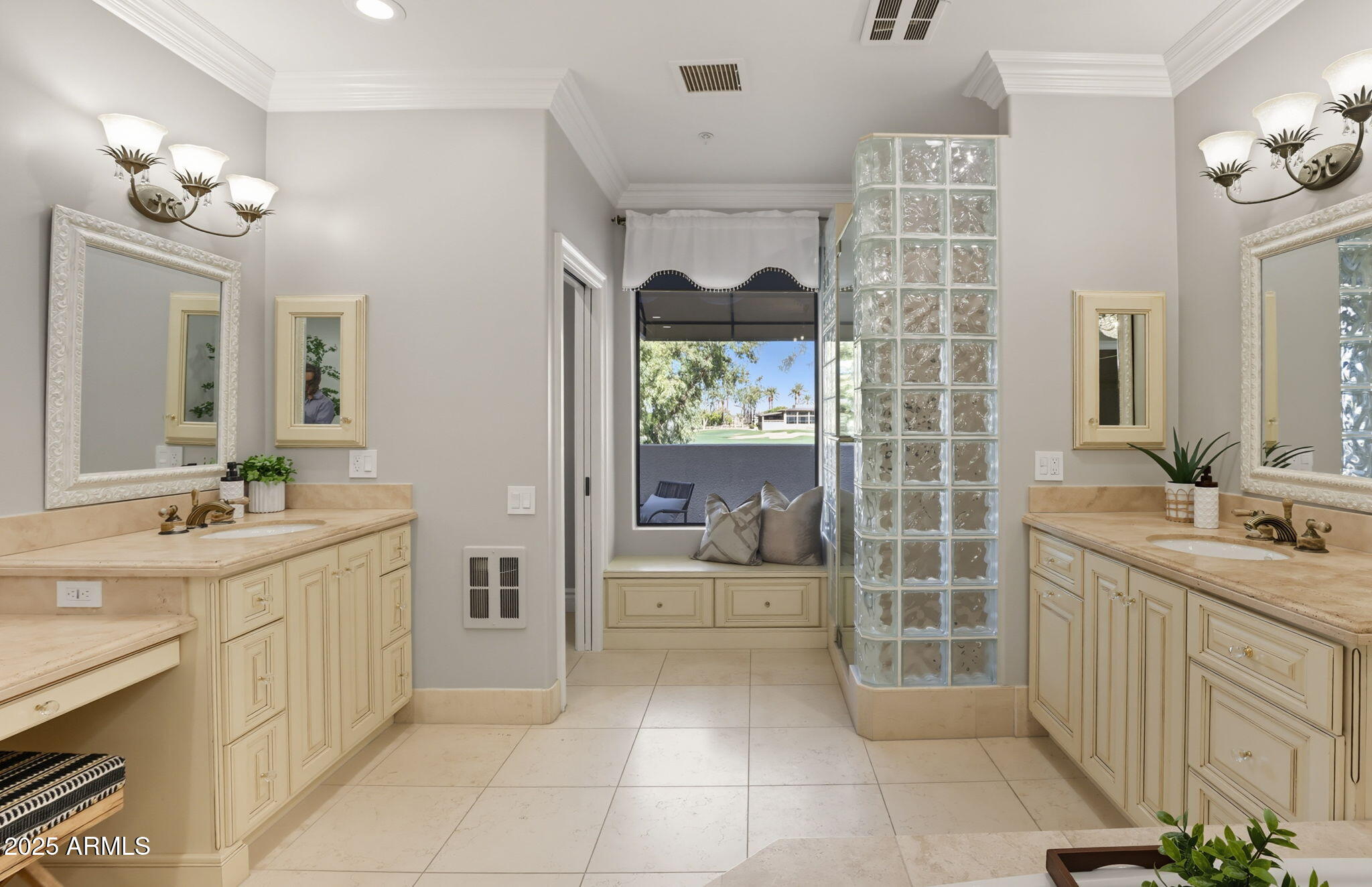 8989 N GAINEY CENTER Drive, 114