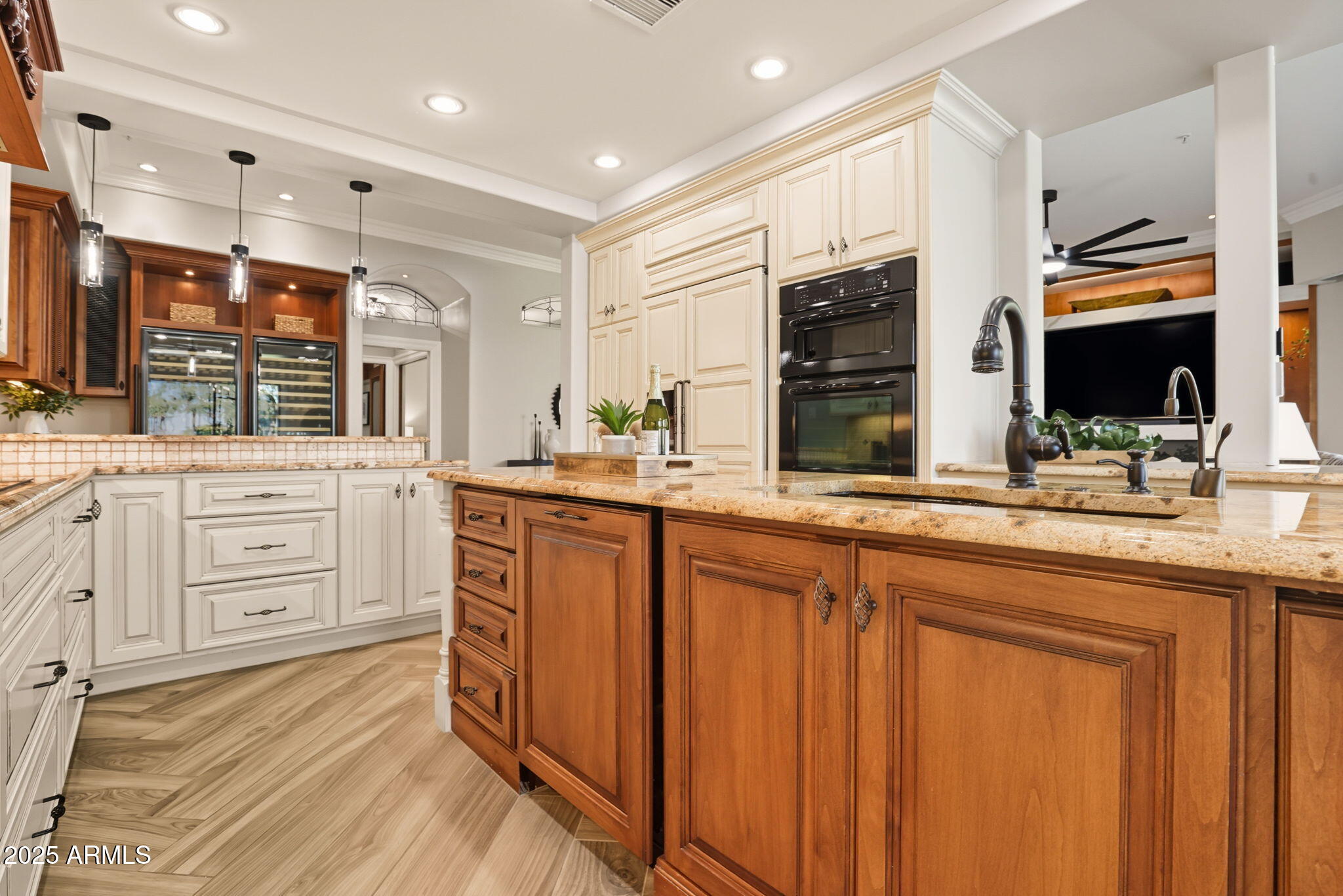 8989 N GAINEY CENTER Drive, 114