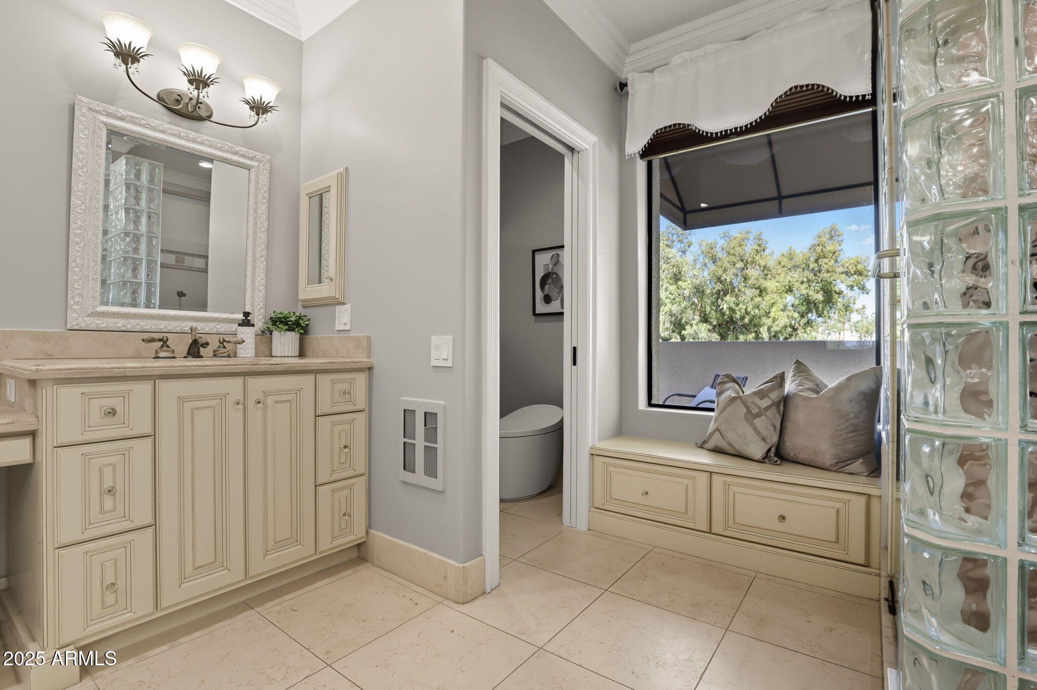 8989 N GAINEY CENTER Drive, 114