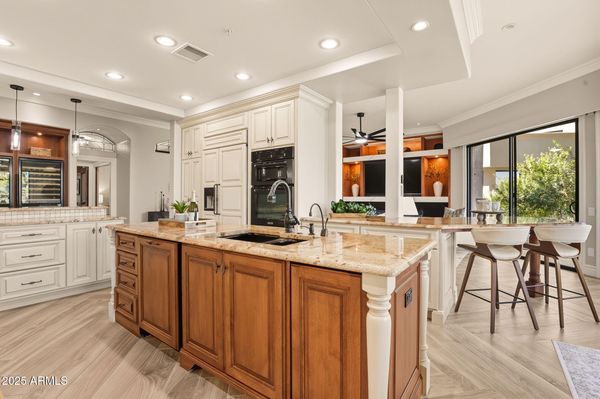 8989 N GAINEY CENTER Drive, 114