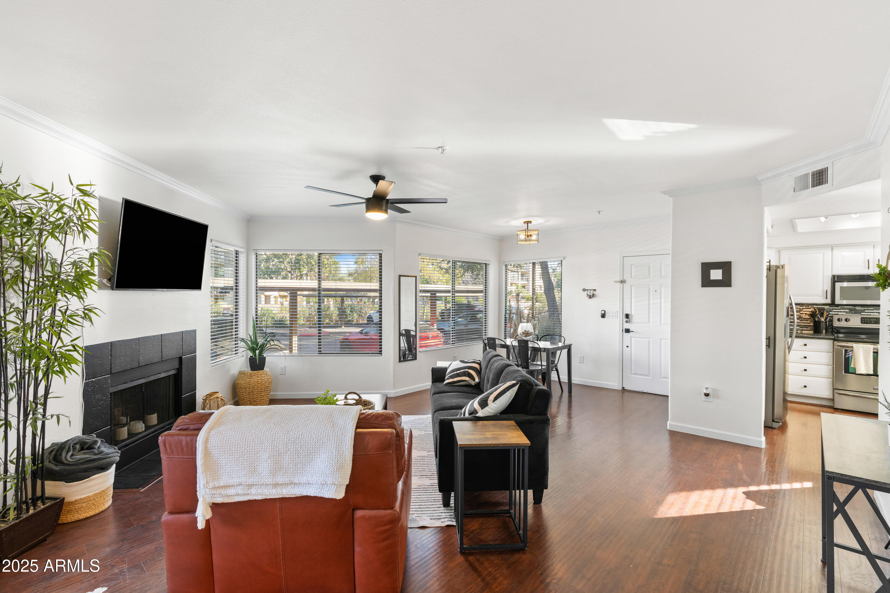 7575 E INDIAN BEND Road, 1120