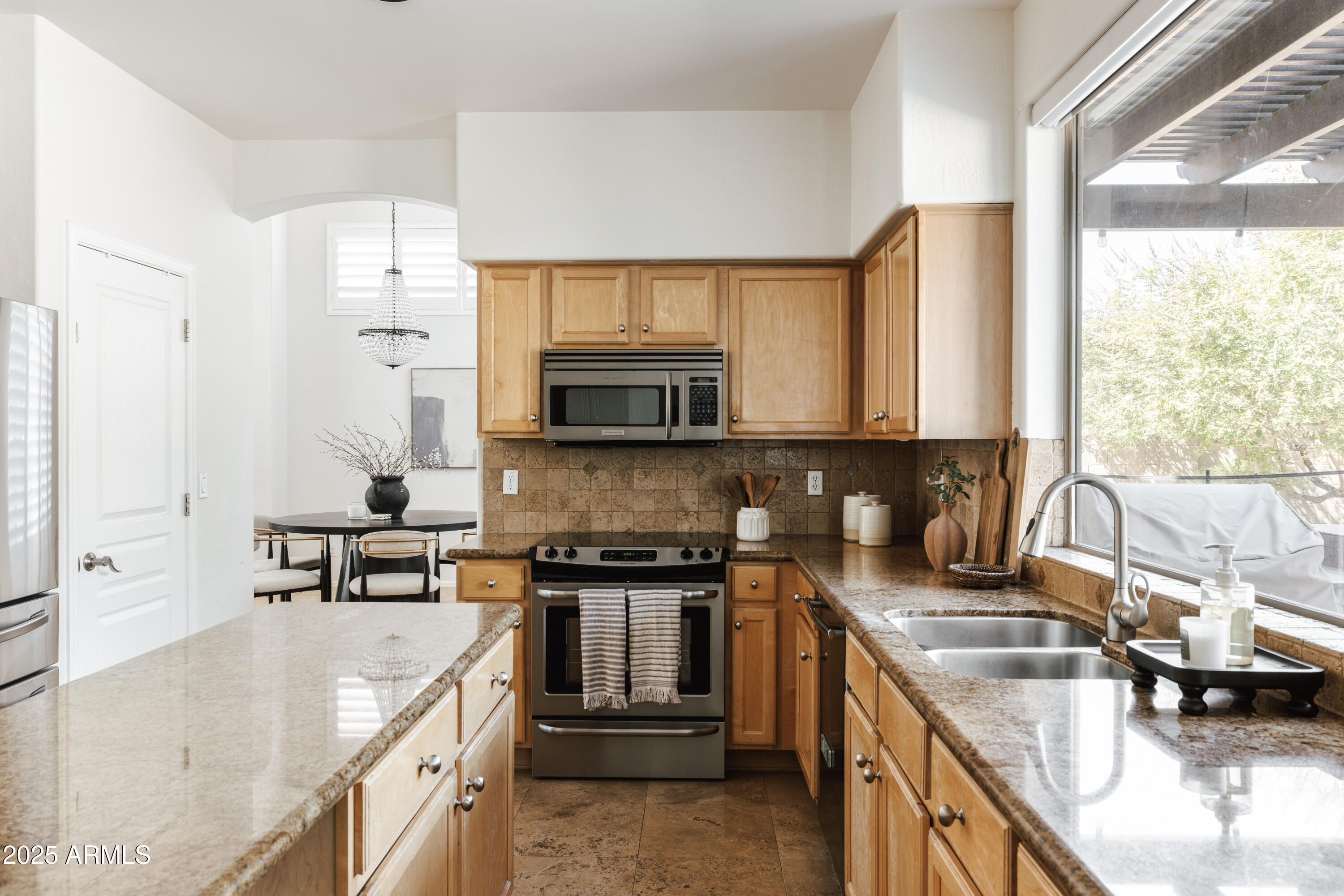 7336 E RUSTLING Pass