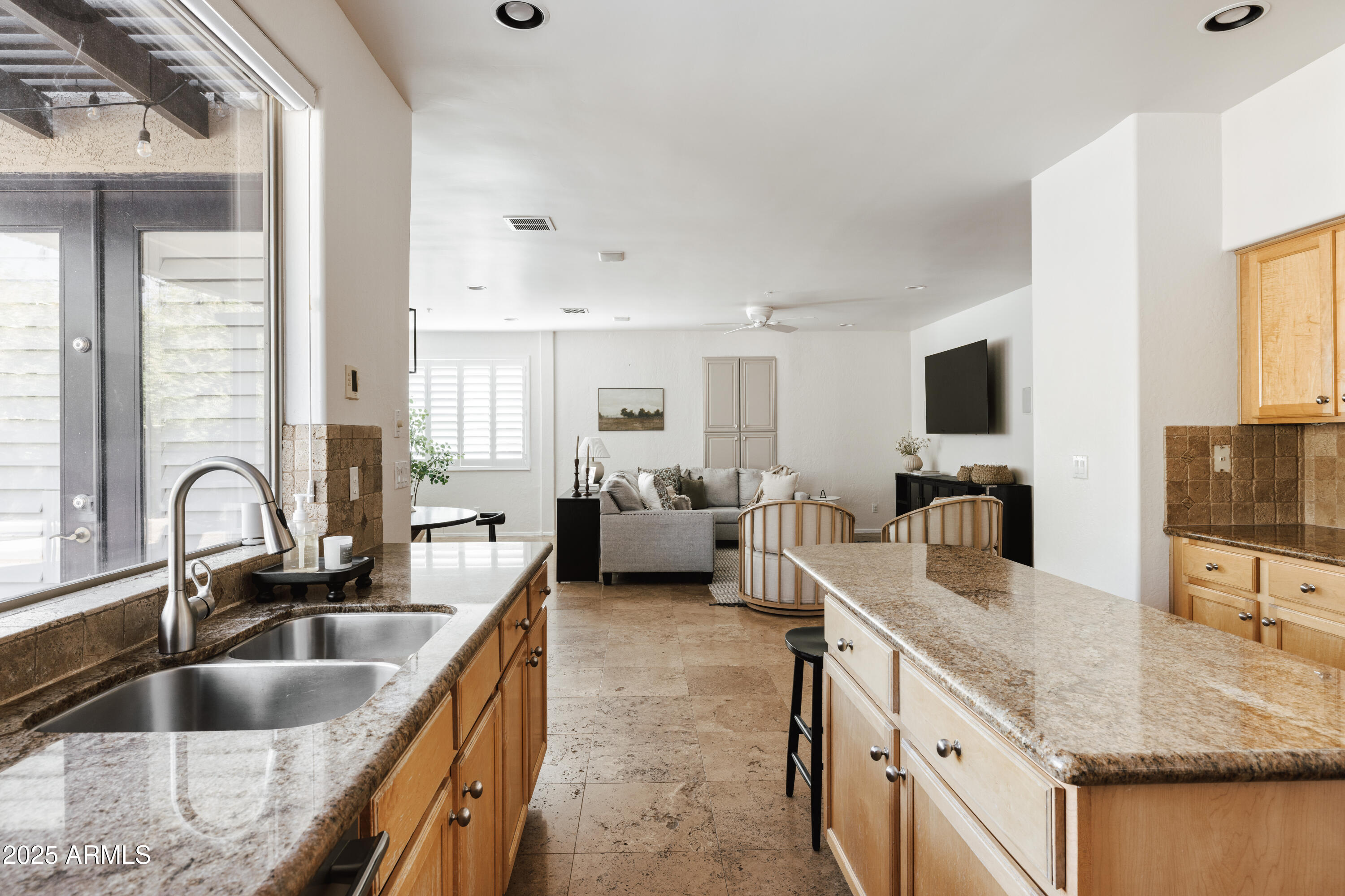 7336 E RUSTLING Pass