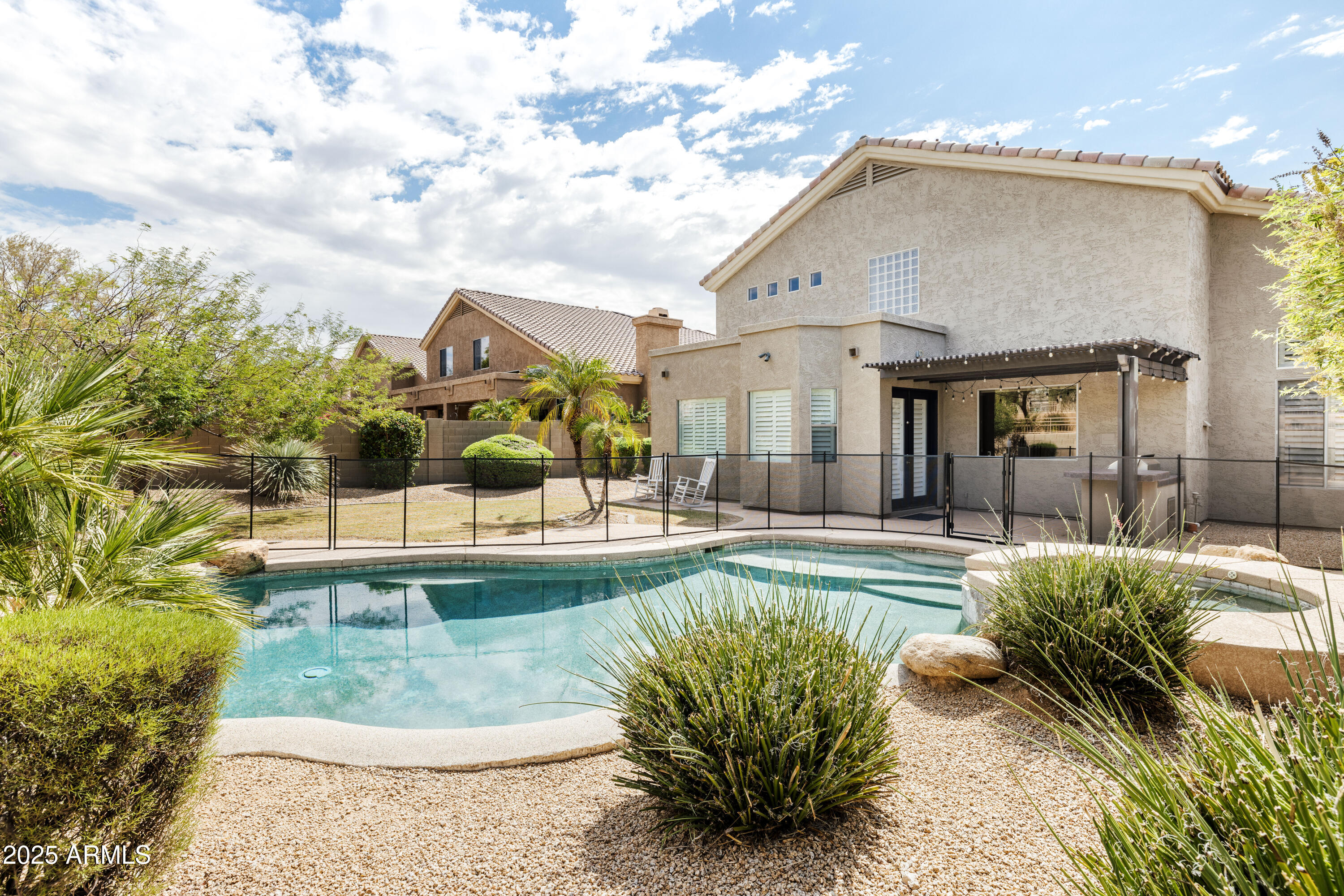 7336 E RUSTLING Pass