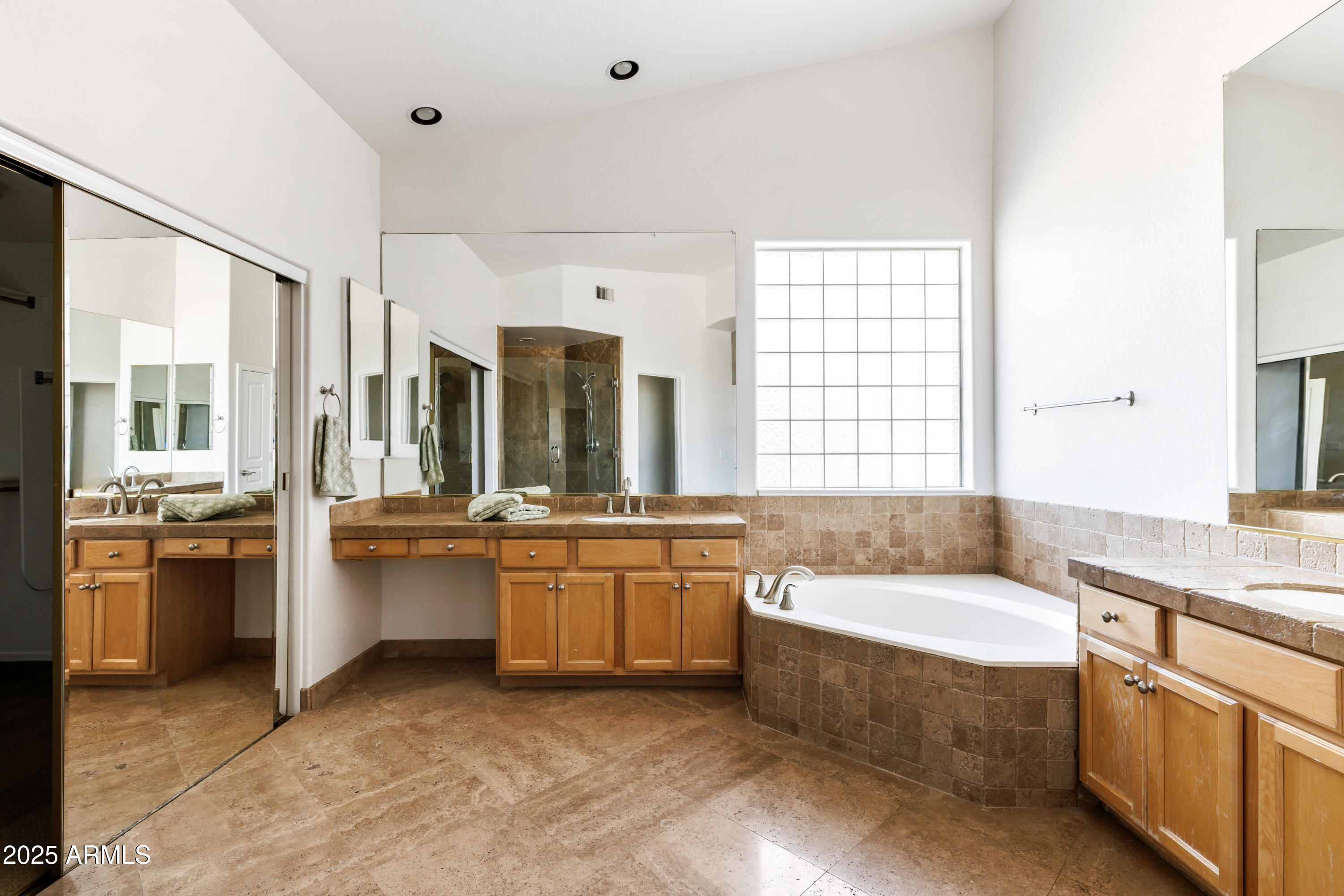 7336 E RUSTLING Pass