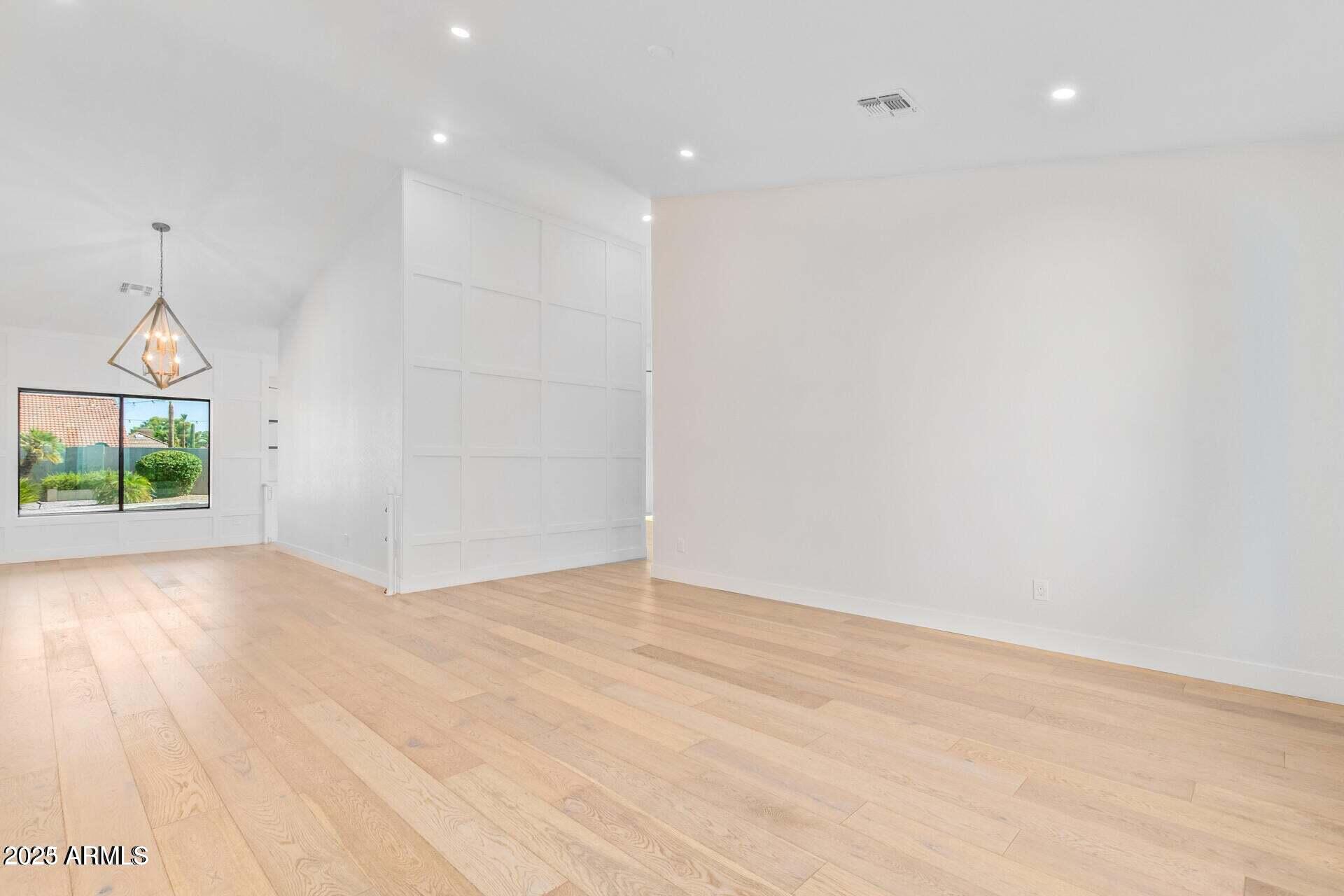 5715 E CAMPO BELLO Drive