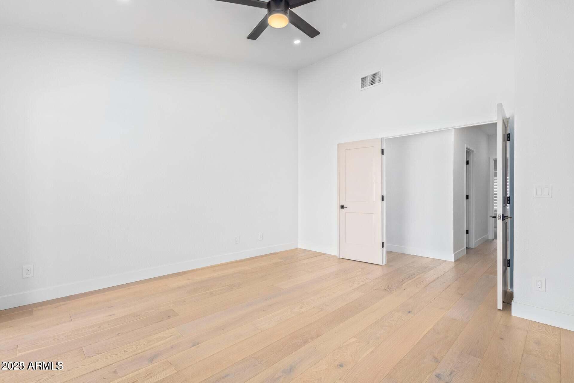 5715 E CAMPO BELLO Drive