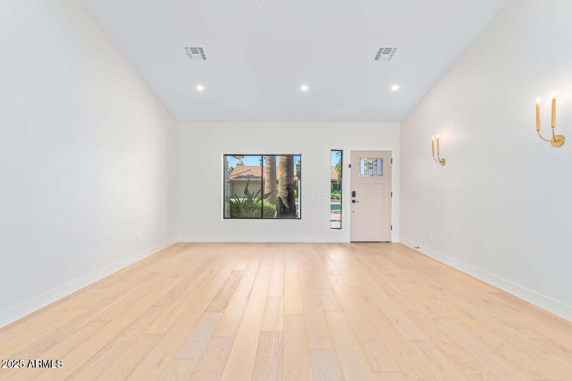 5715 E CAMPO BELLO Drive