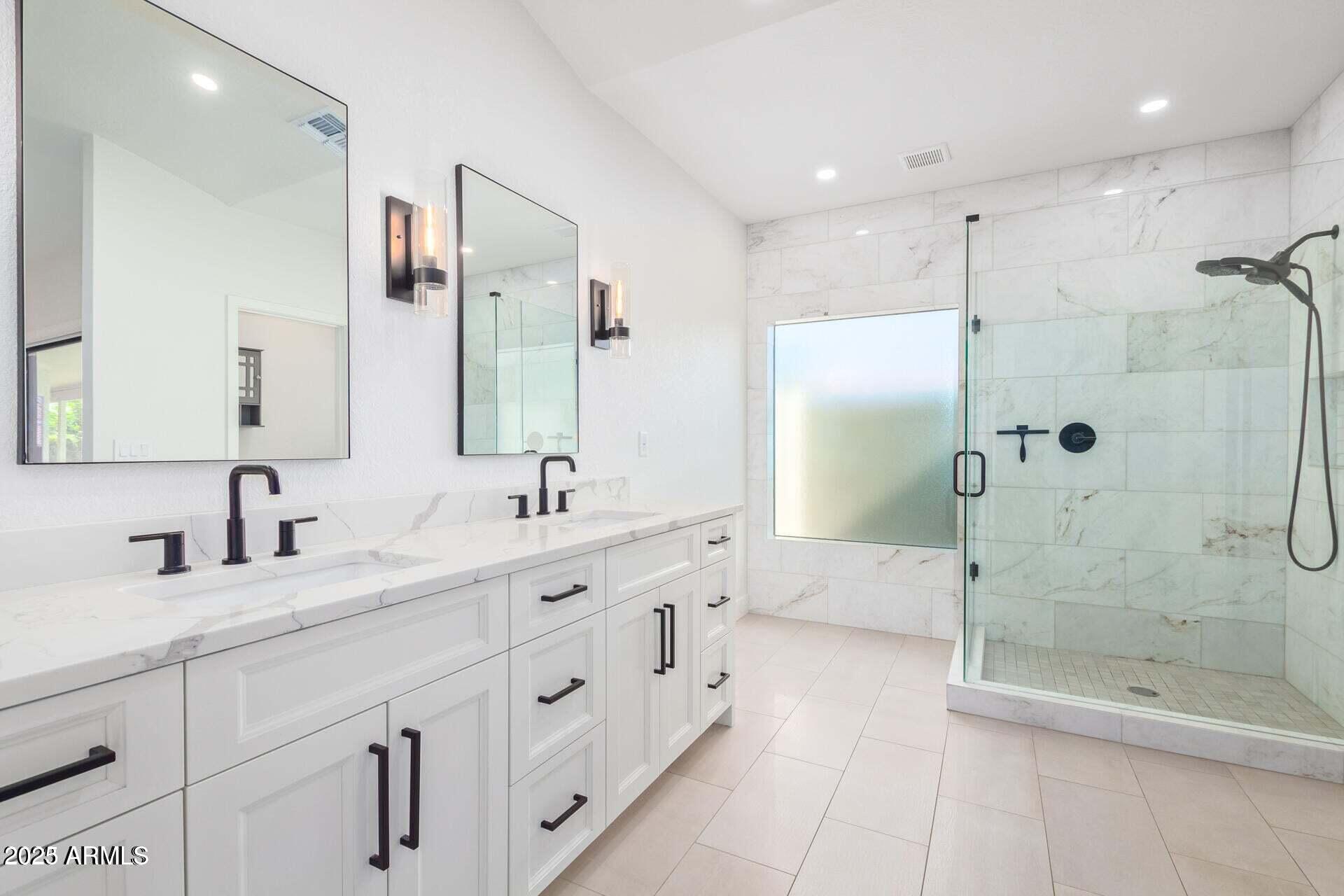 5715 E CAMPO BELLO Drive