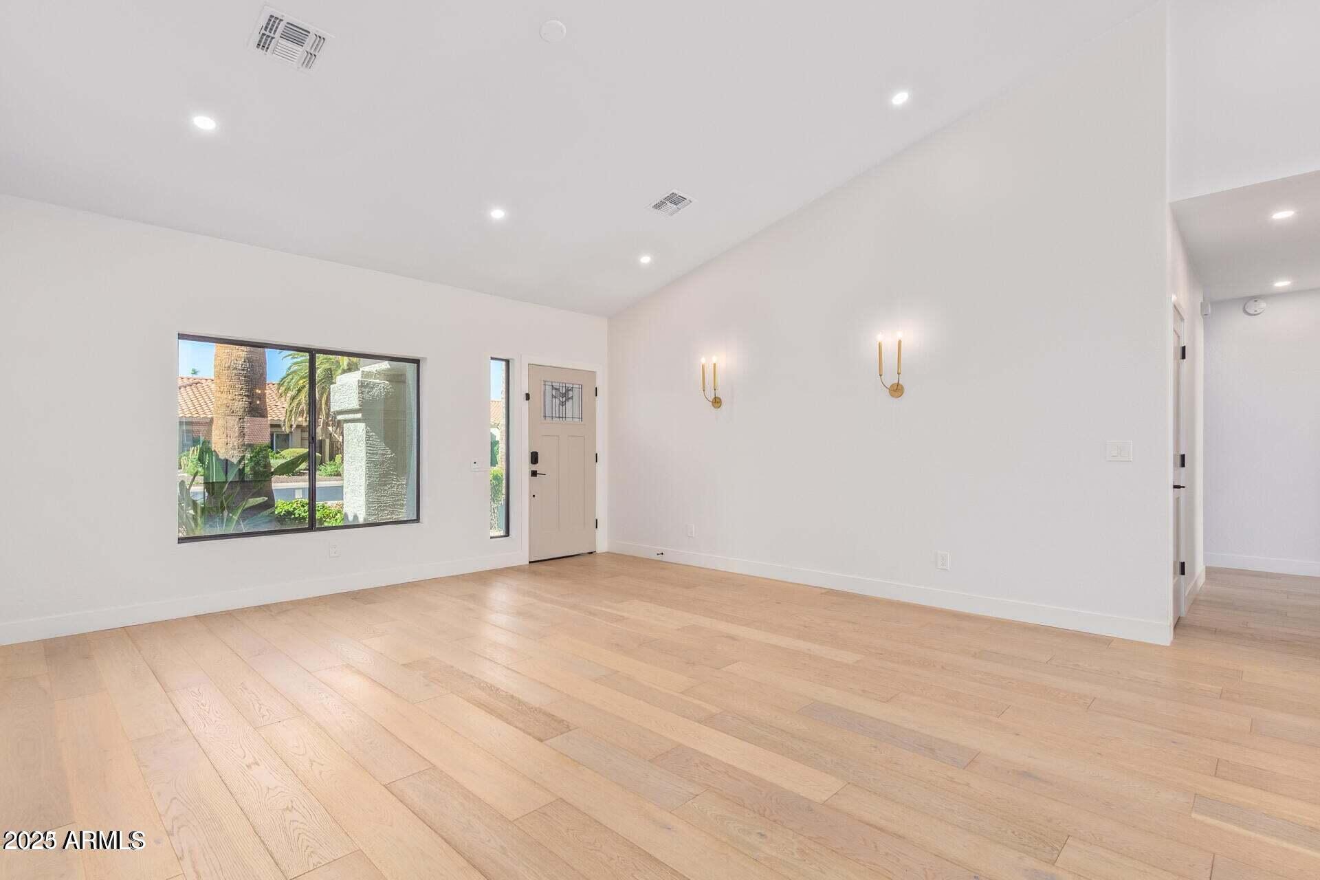 5715 E CAMPO BELLO Drive