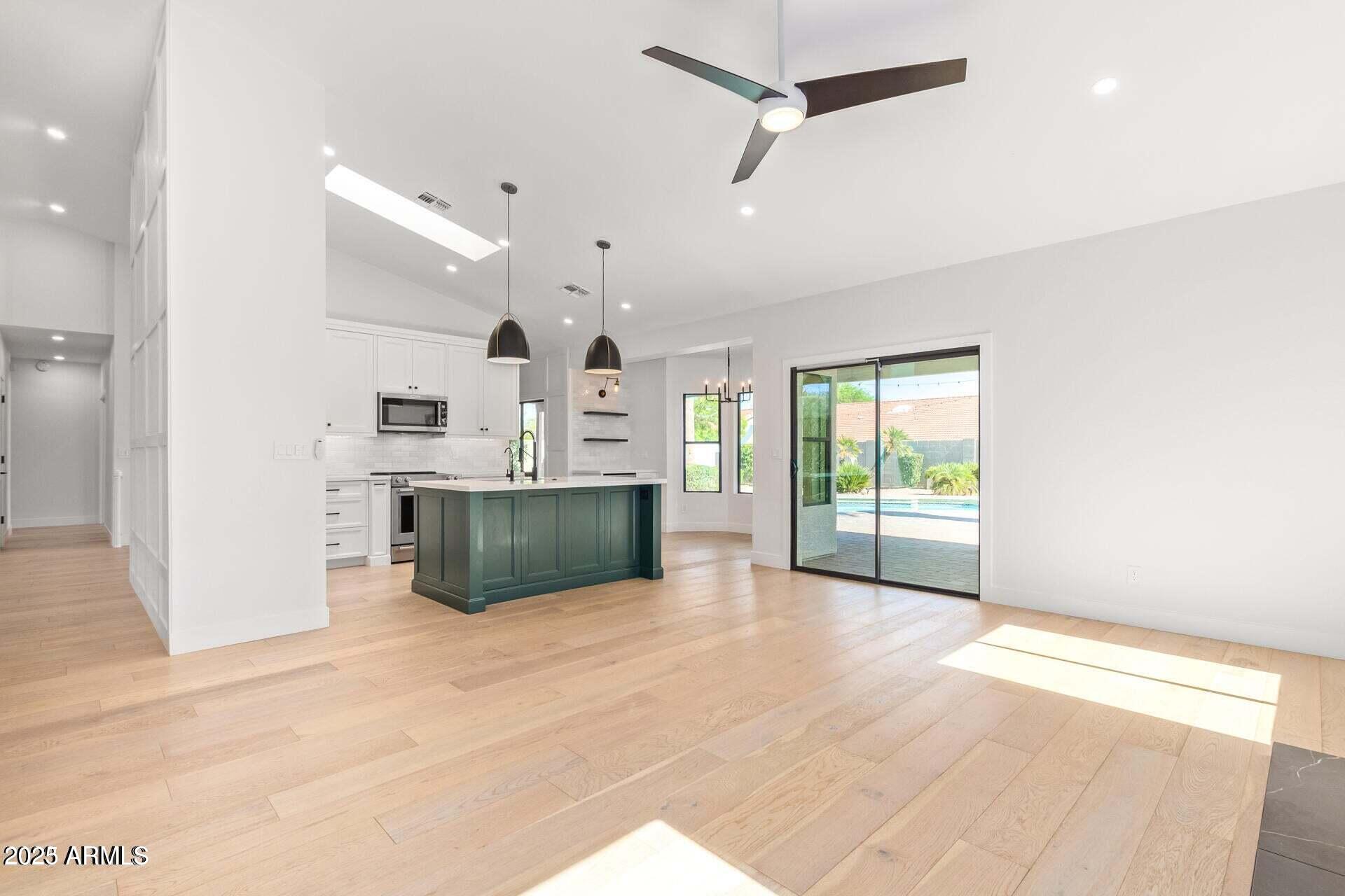 5715 E CAMPO BELLO Drive