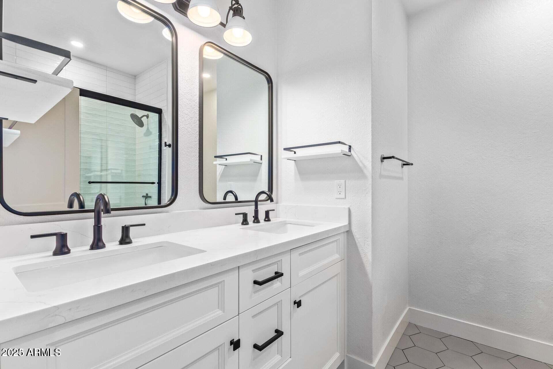 5715 E CAMPO BELLO Drive