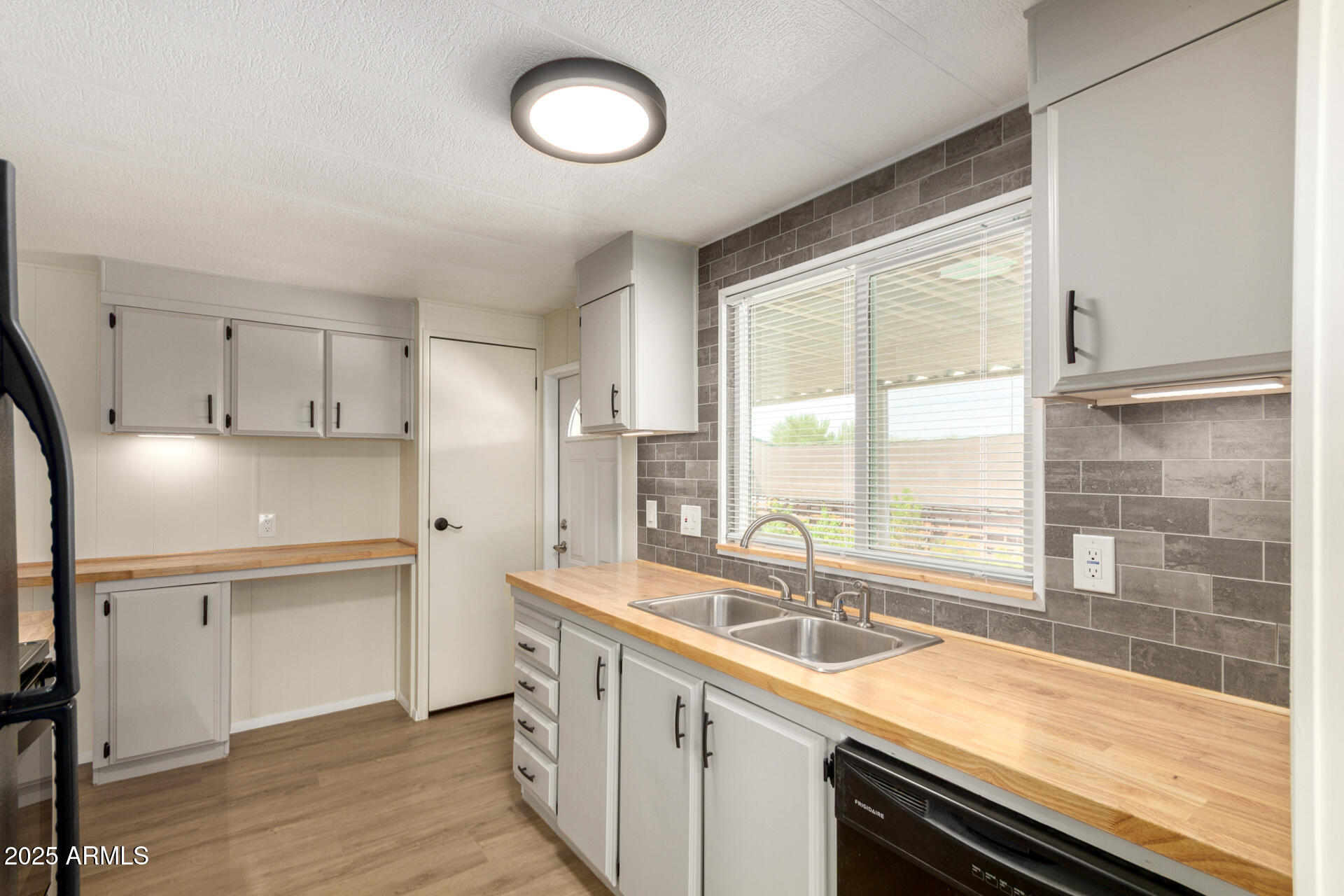 9710 E BAYWOOD Avenue