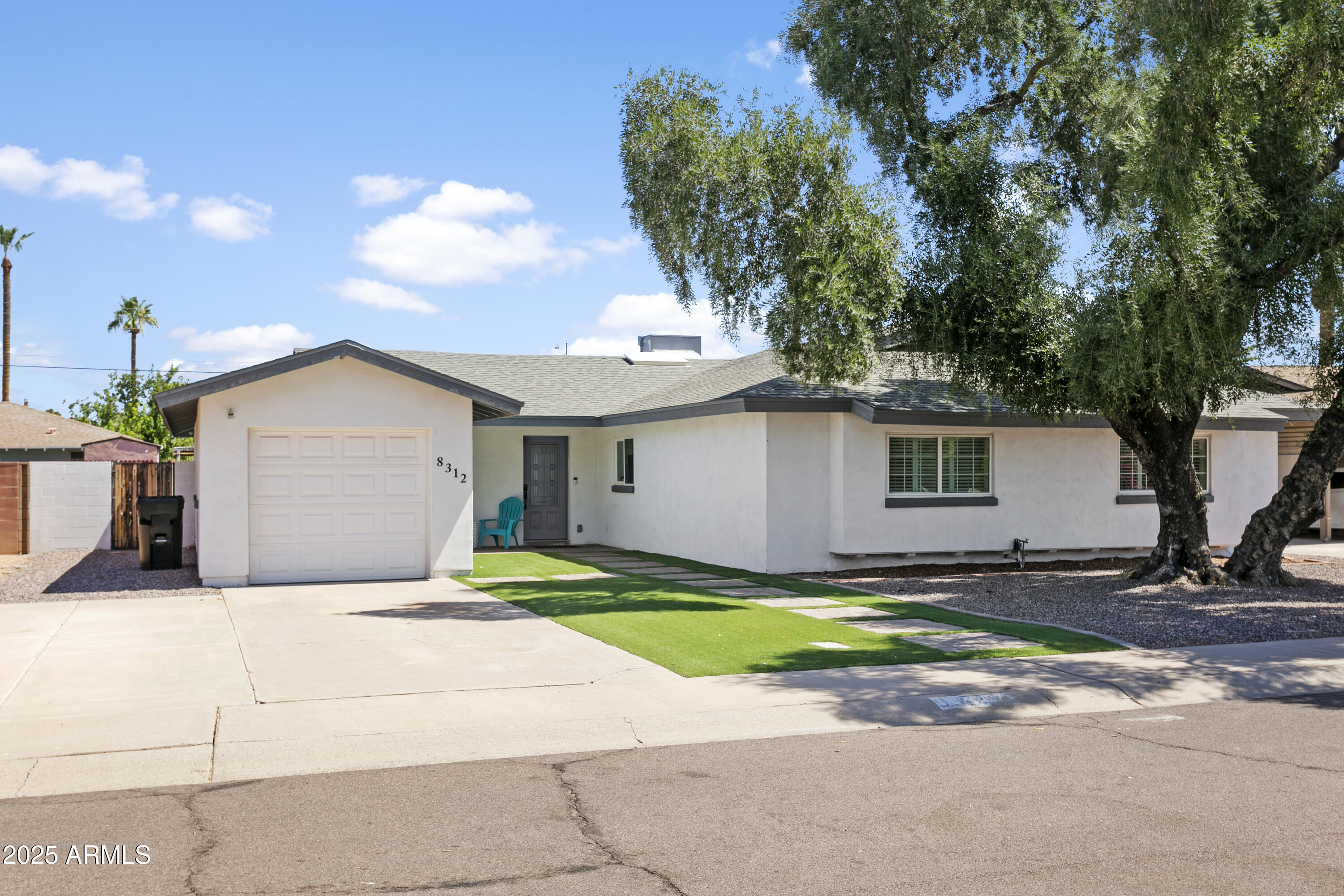 8312 E MACKENZIE Drive