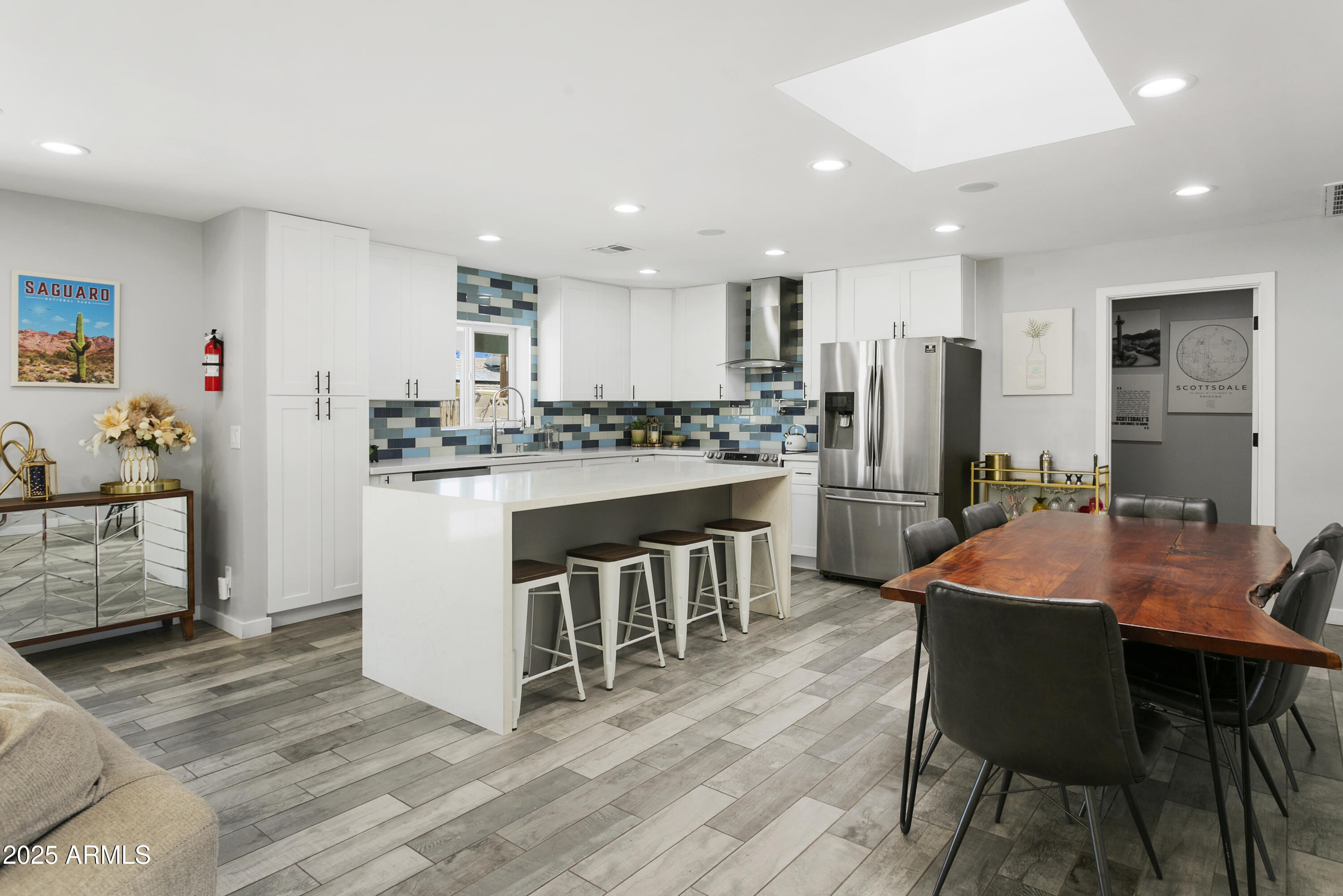 8312 E MACKENZIE Drive