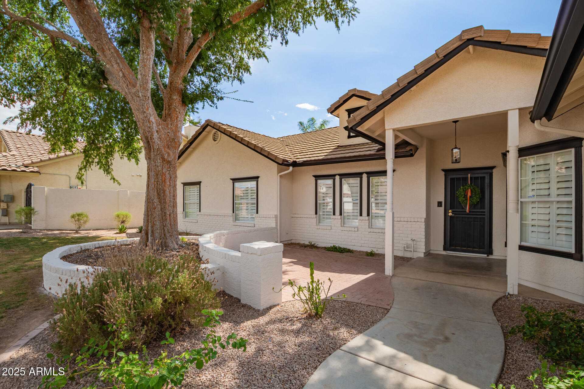 2231 E LAUREL Street