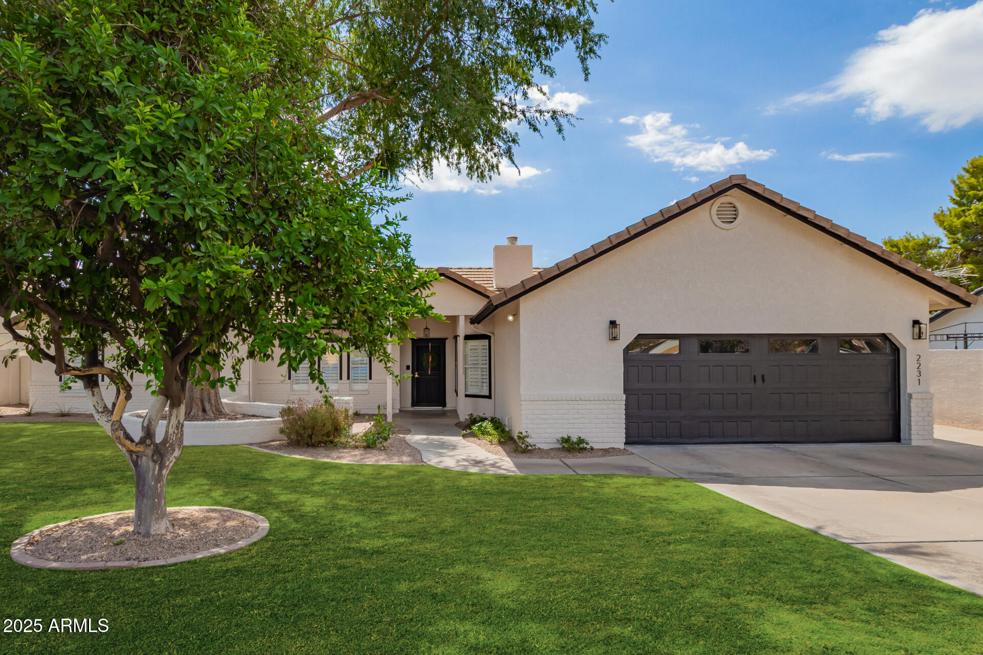 2231 E LAUREL Street