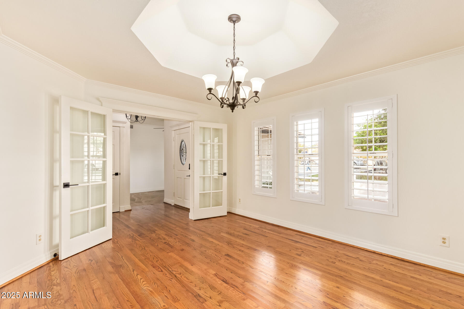 2231 E LAUREL Street