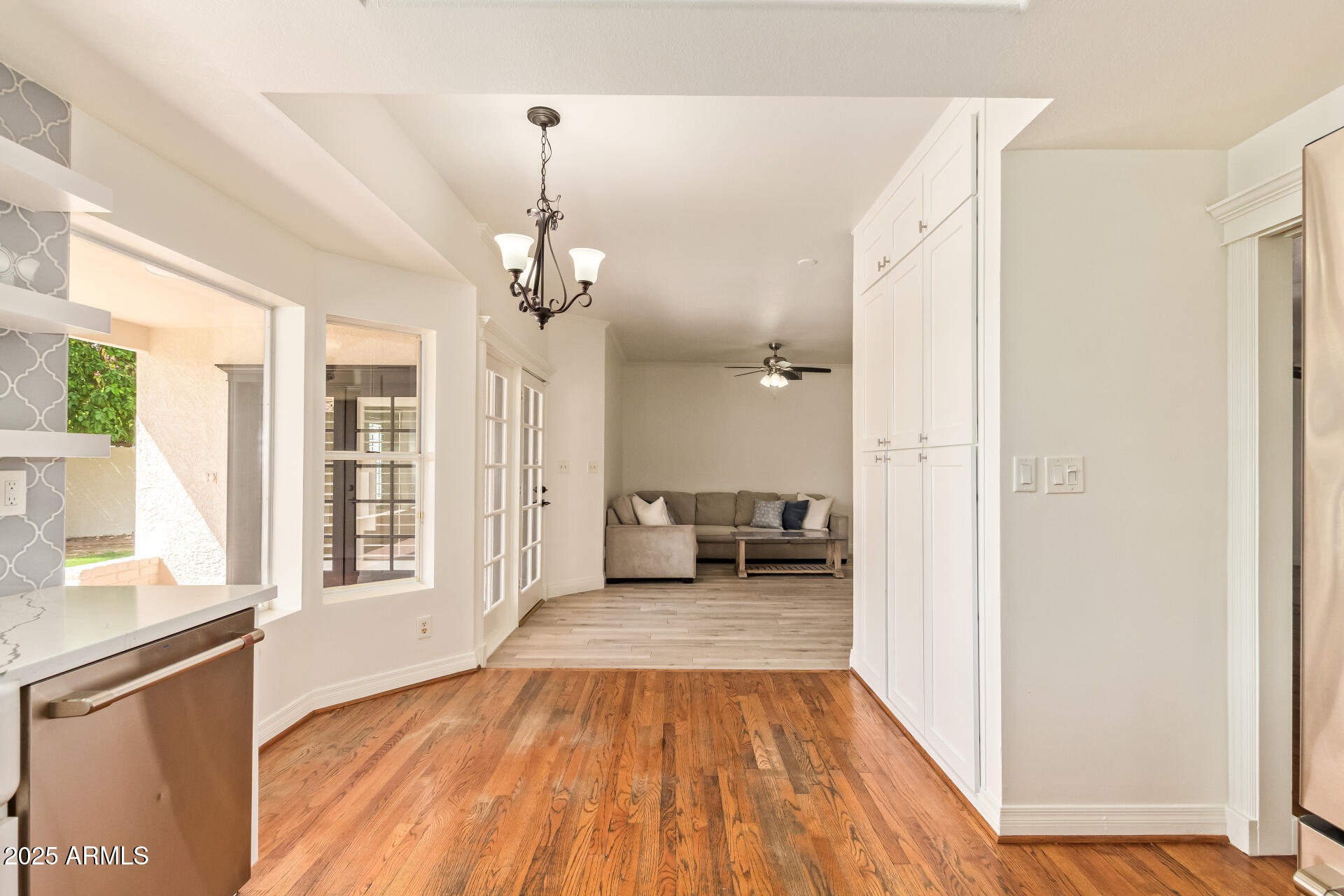 2231 E LAUREL Street