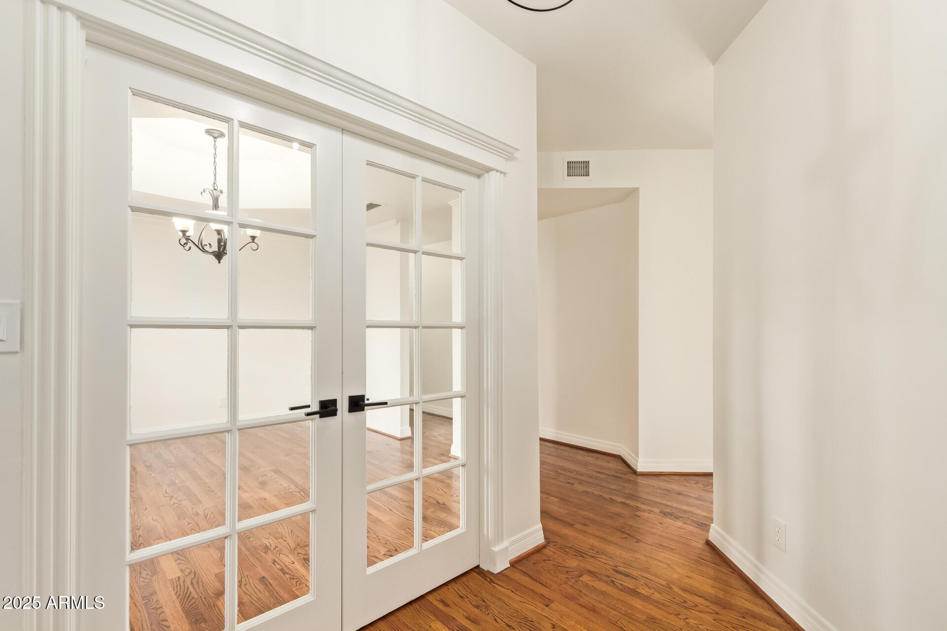 2231 E LAUREL Street