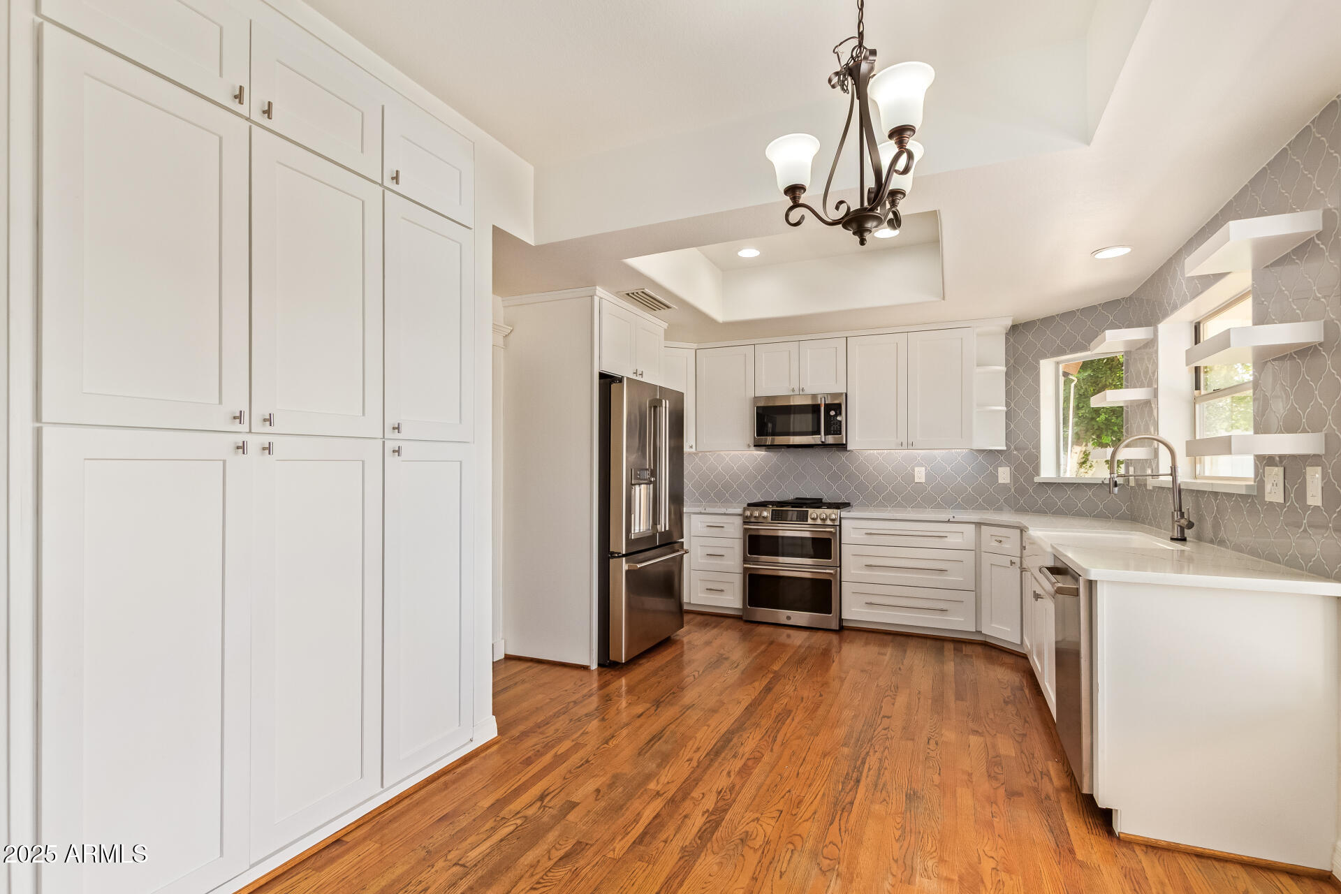 2231 E LAUREL Street