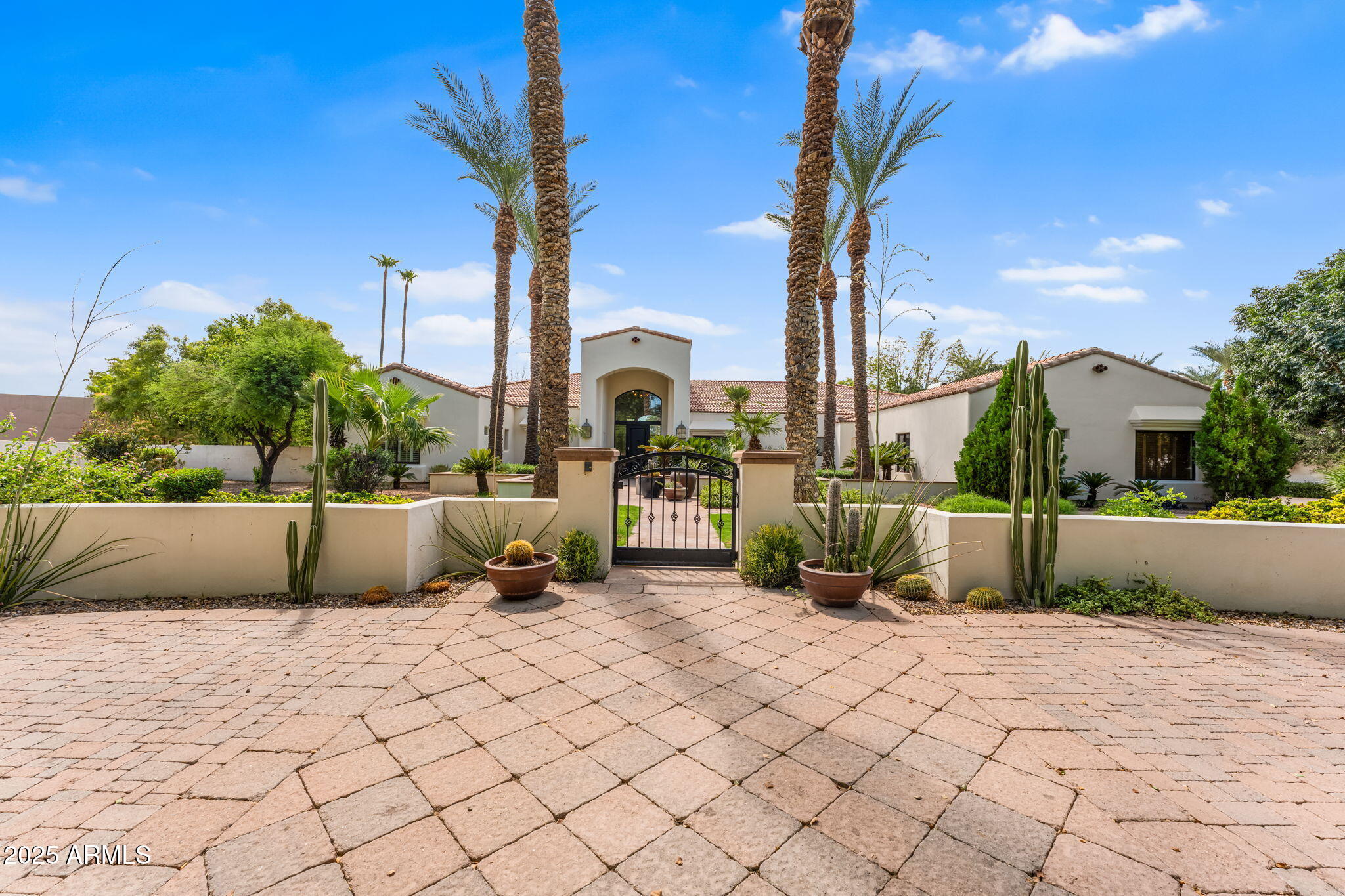7475 E JACKRABBIT Road